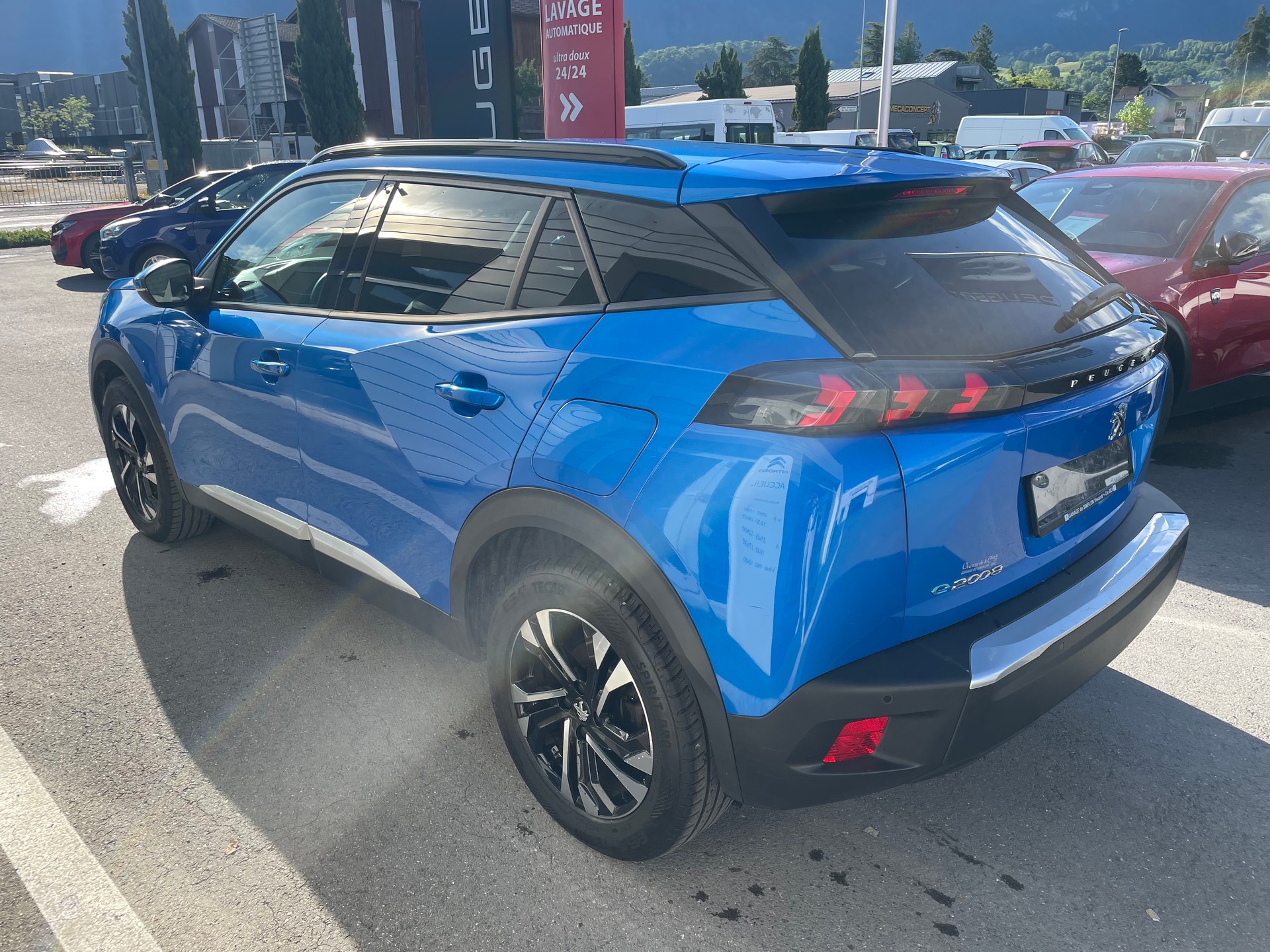PEUGEOT 2008 e Allure Pack-image-1