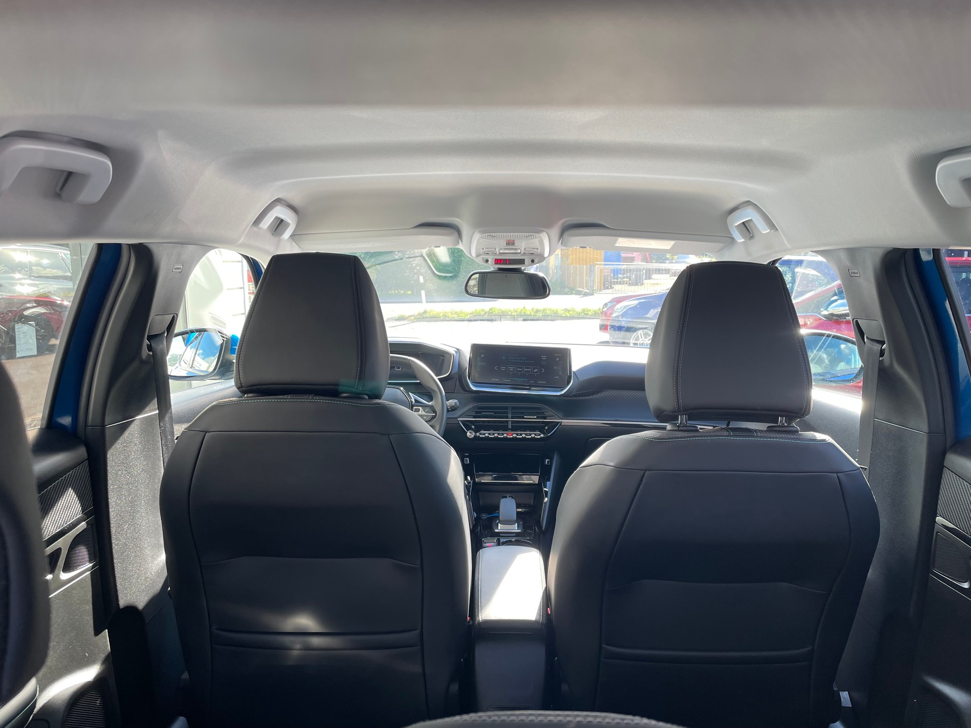 PEUGEOT 2008 e Allure Pack-image-4
