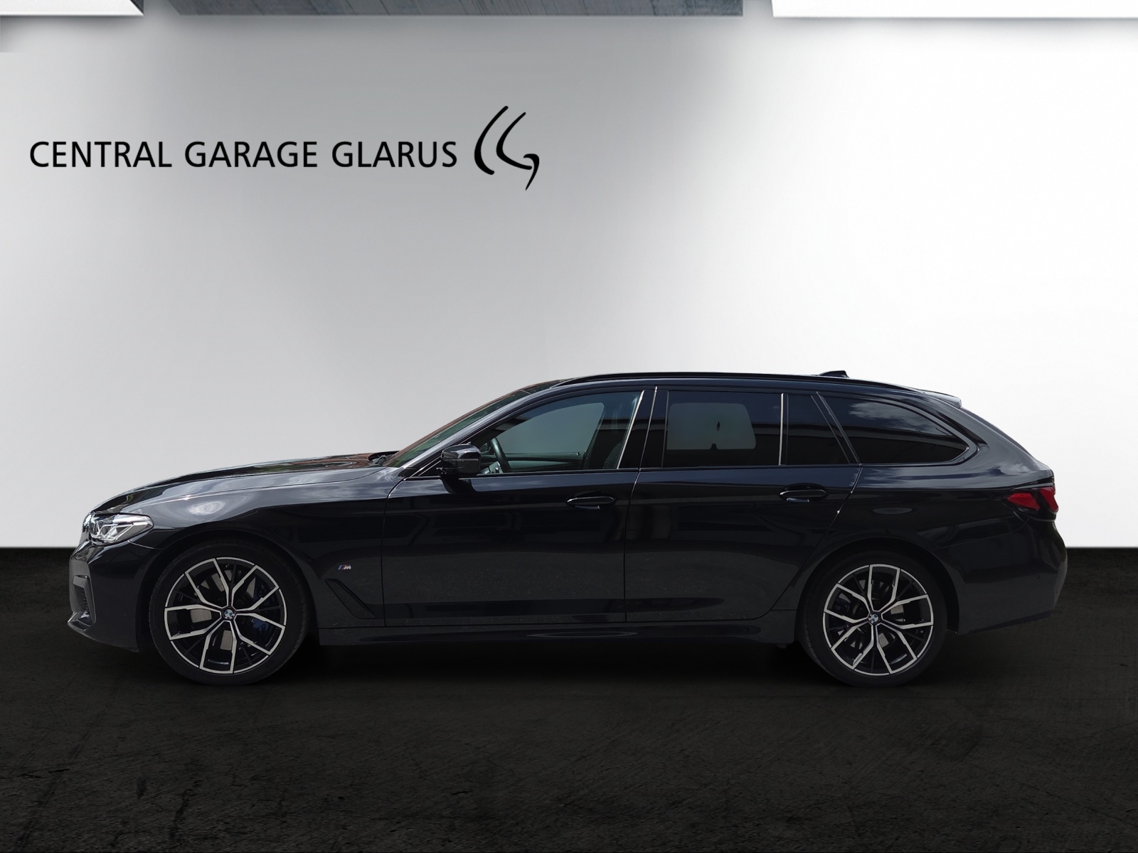 BMW 540d xDrive 48V Touring Pure M Sport Steptronic-showroom-element-3