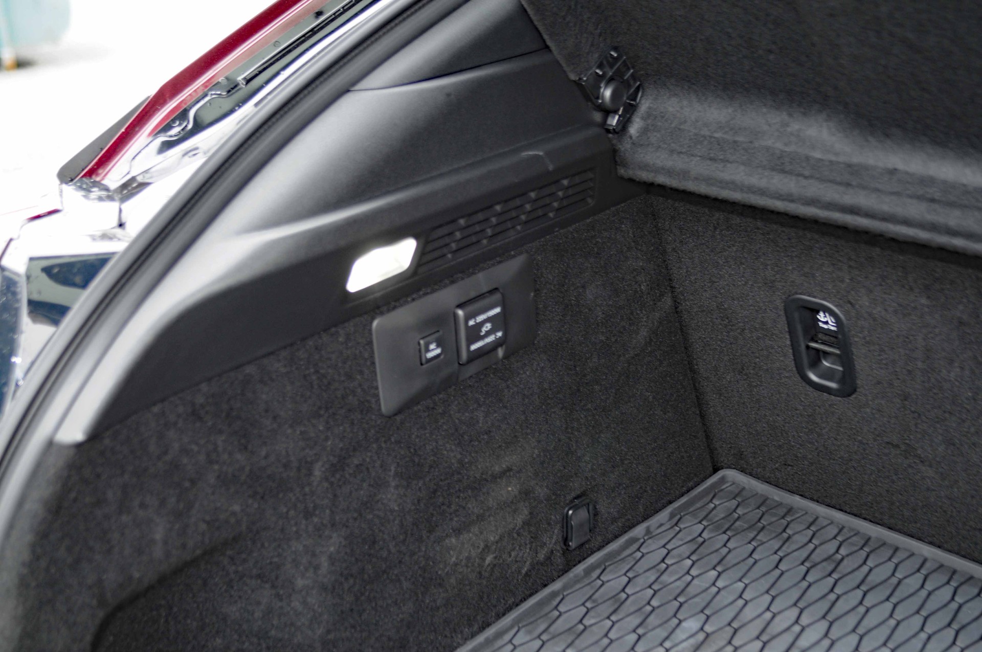 MAZDA e-Skyactiv R-EV 170 Edition R Swiss-image-17