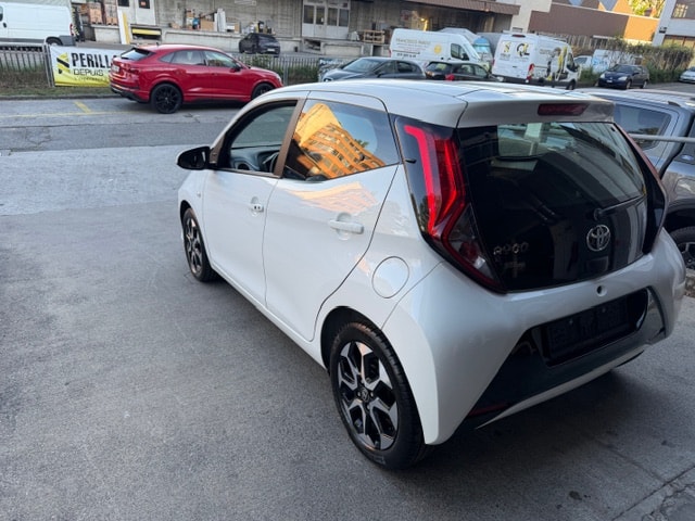 TOYOTA Aygo 1.0 VVT-i x-play X-shift-image-1