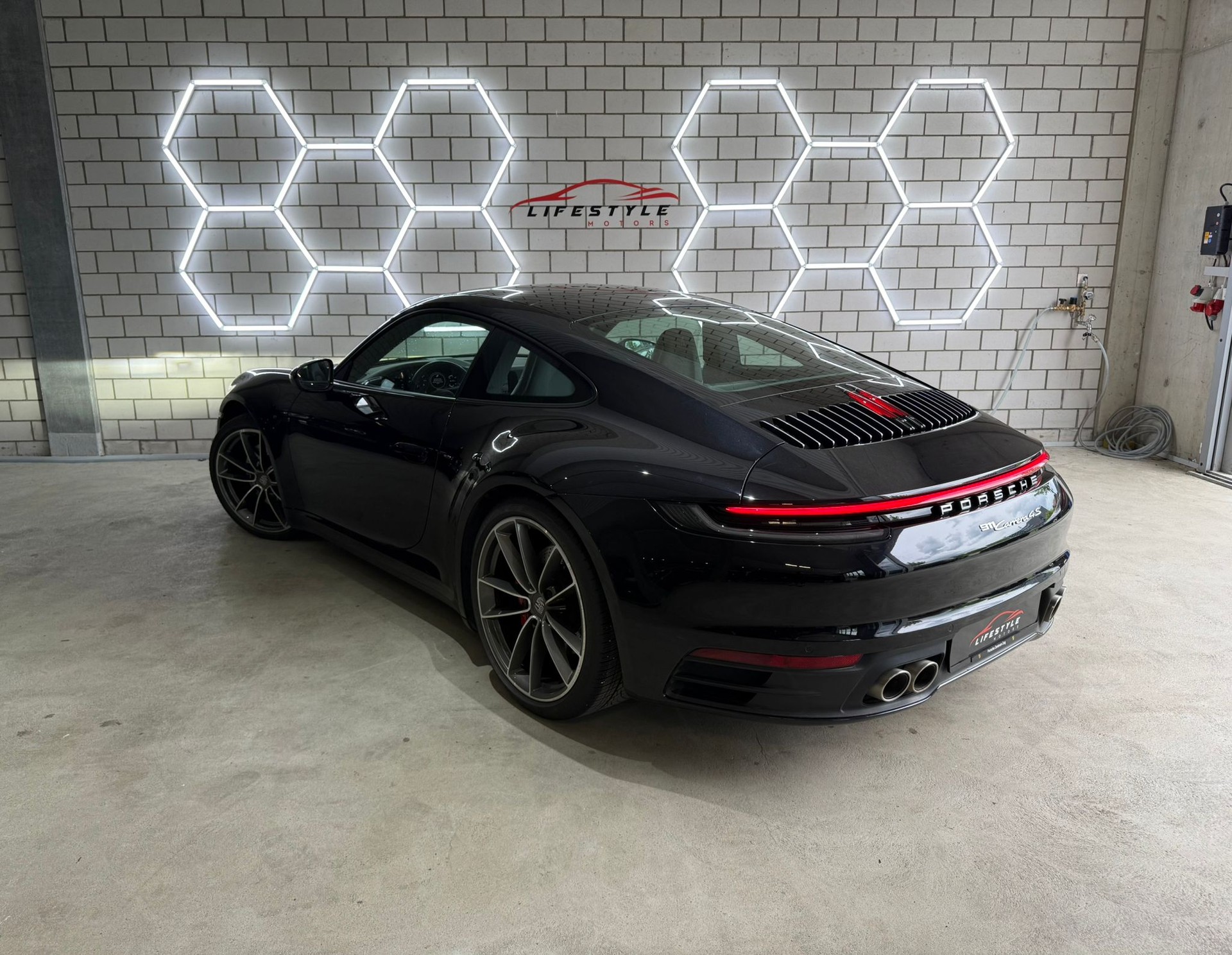 PORSCHE 911 Carrera 4S PDK-image-2