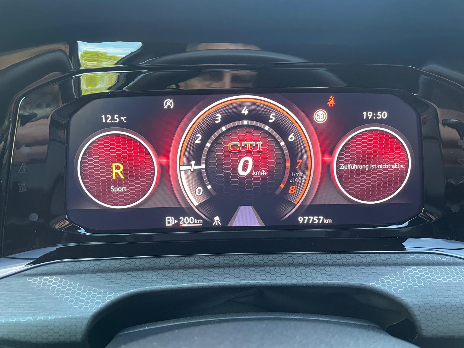 VW Golf 2.0 TSI GTI DSG-image-12