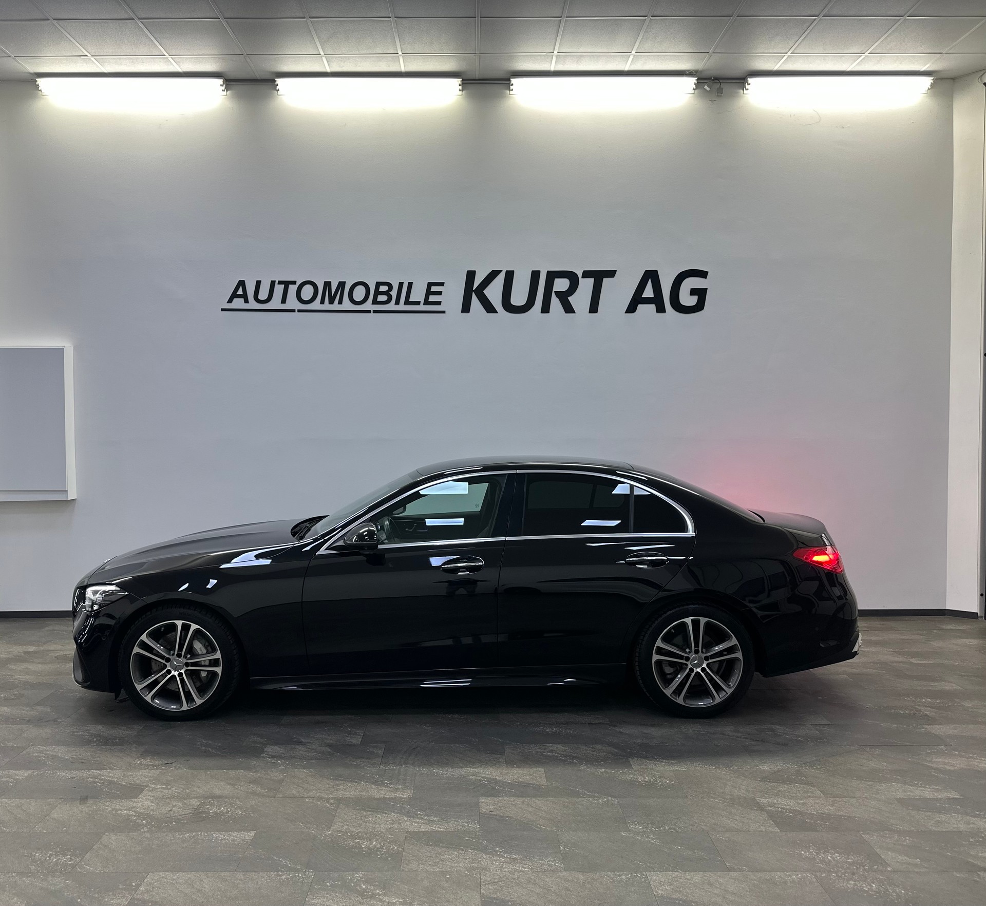 MERCEDES-BENZ C 200 4Matic Avantgarde-showroom-element-2