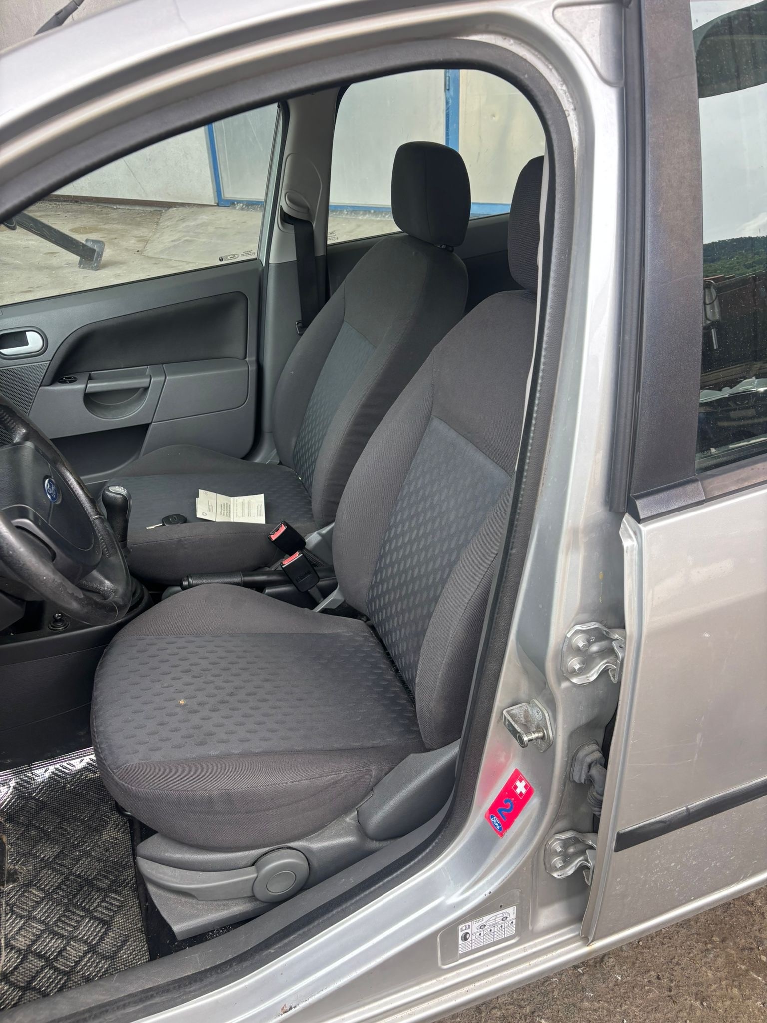 FORD Fiesta 1.4 16V Trend-image-5