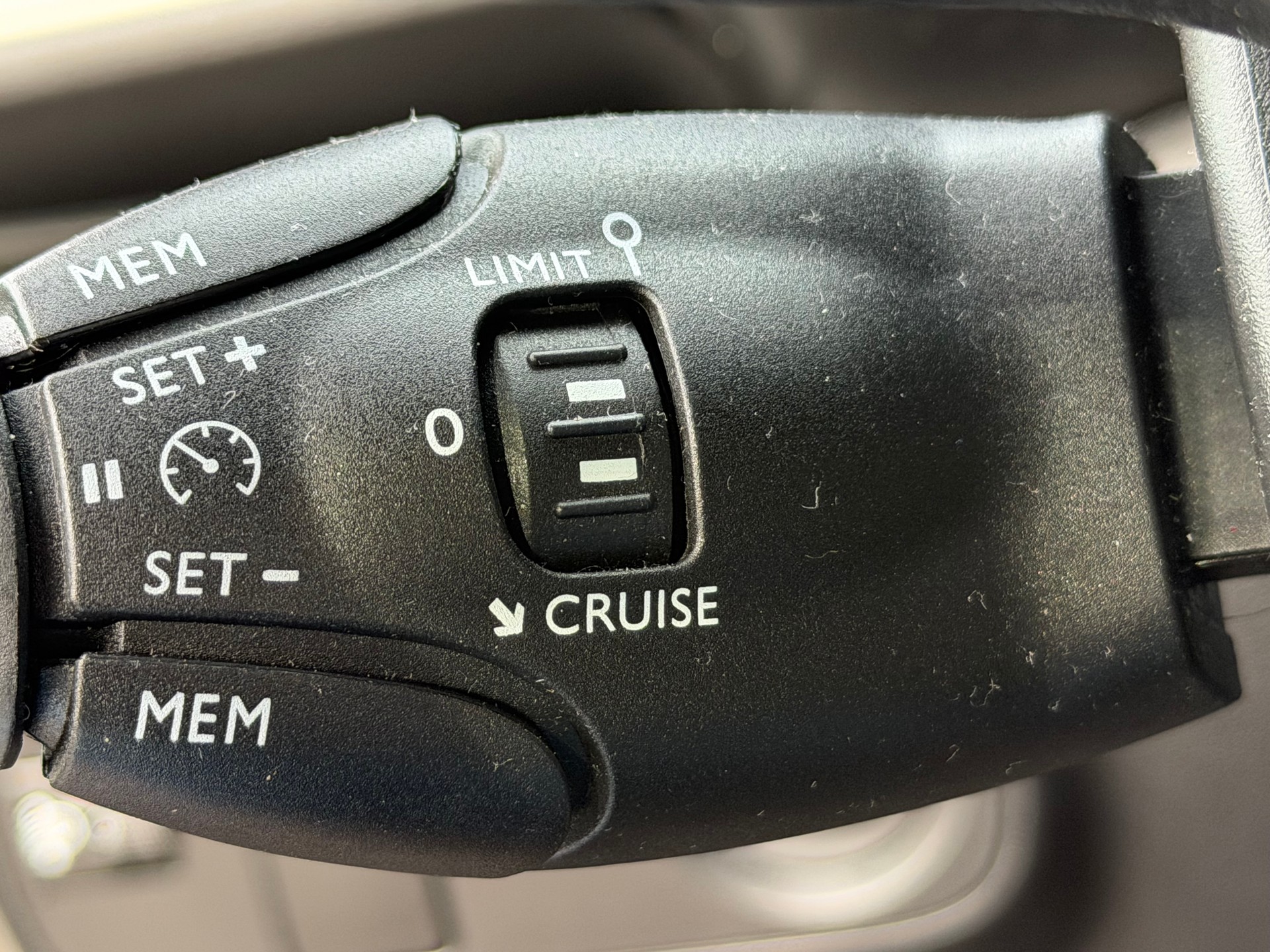 CITROEN C3 1.2i PureTech Feel-image-12
