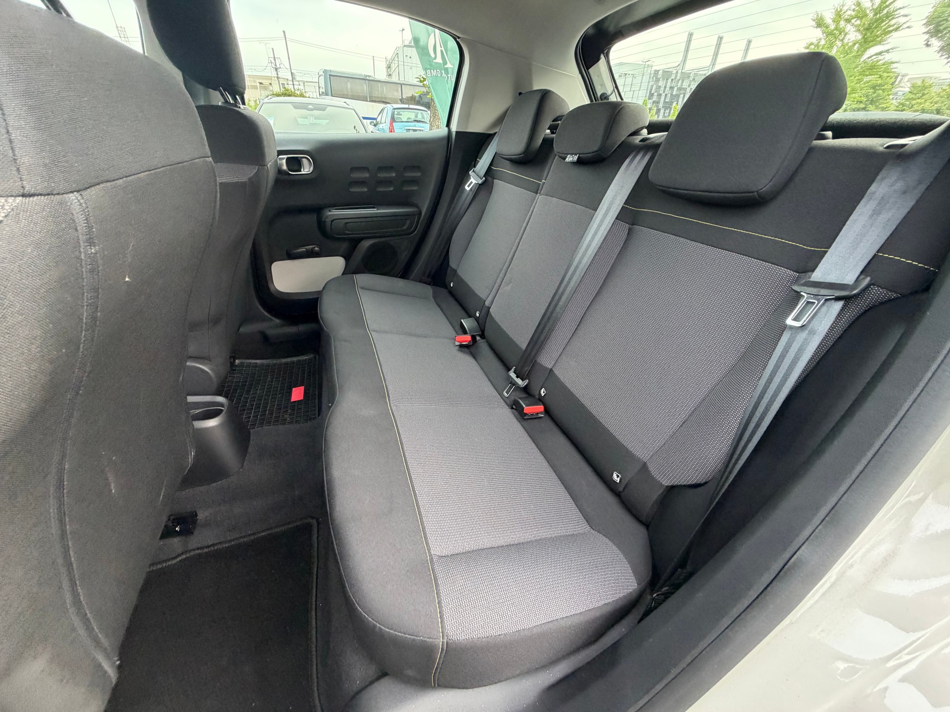 CITROEN C3 1.2i PureTech Feel-image-9