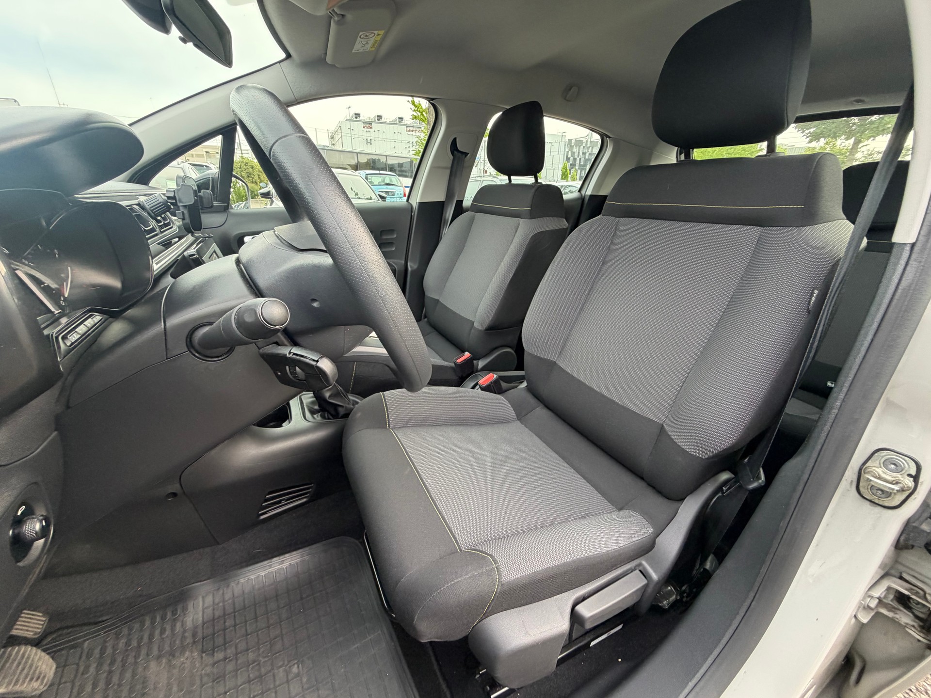 CITROEN C3 1.2i PureTech Feel-image-8