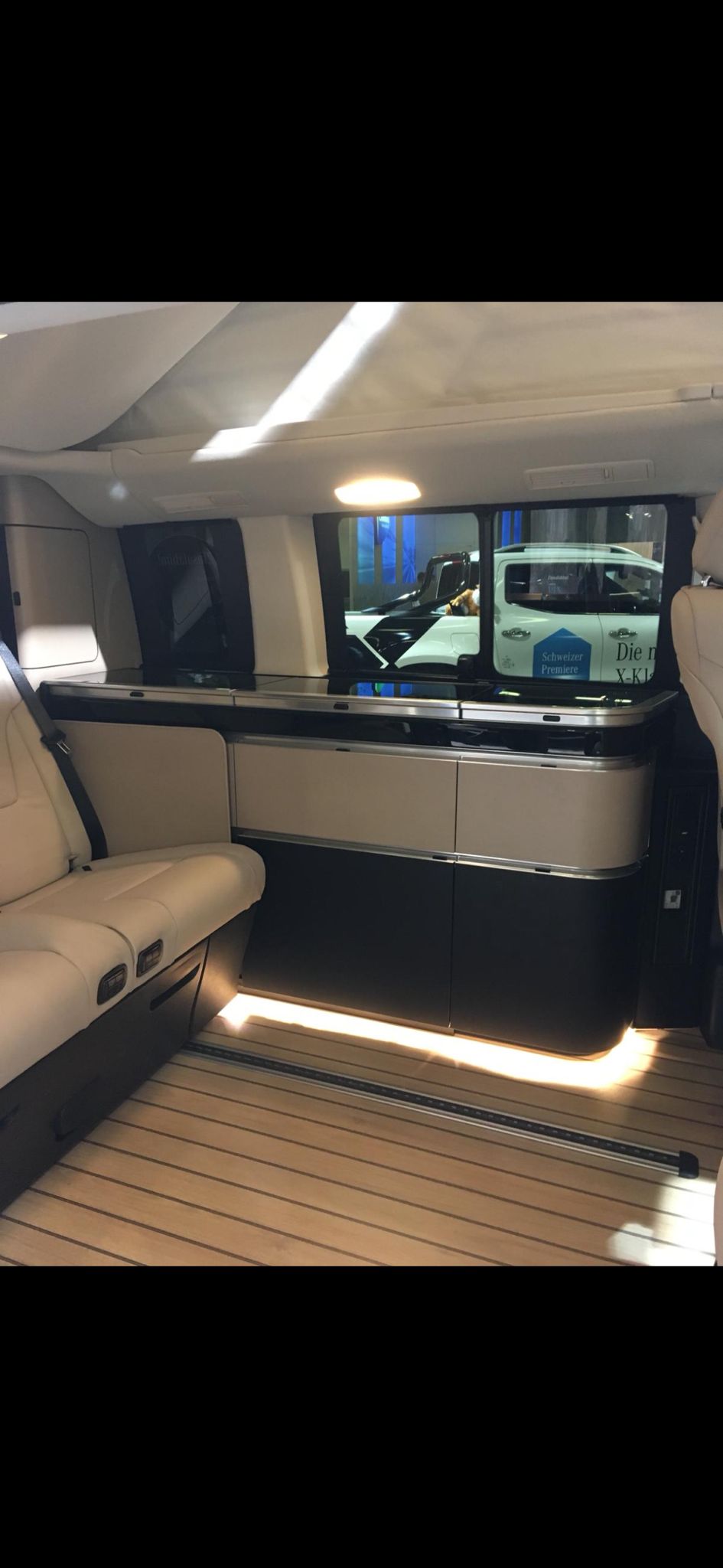 MERCEDES-BENZ 250 d 4matic-image-2