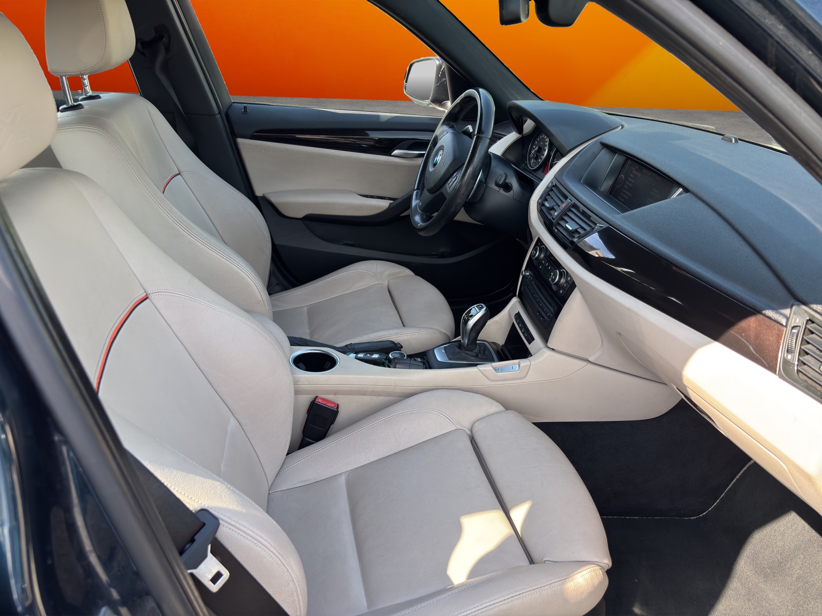 BMW X1 xDrive 28i xLine Steptronic-image-10