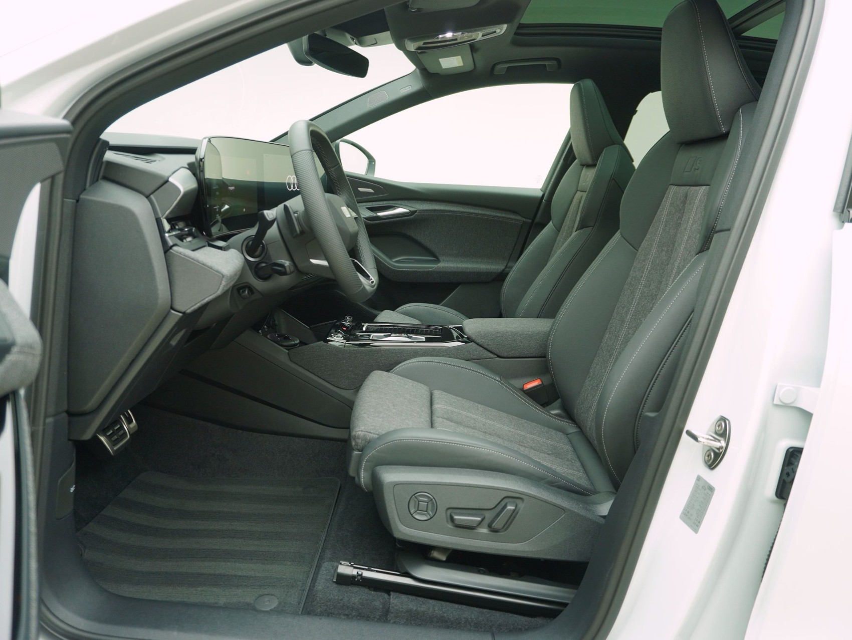 AUDI Q6 e-tron S line quattro **Audi Werksgarantie bis 10/2030**-image-11