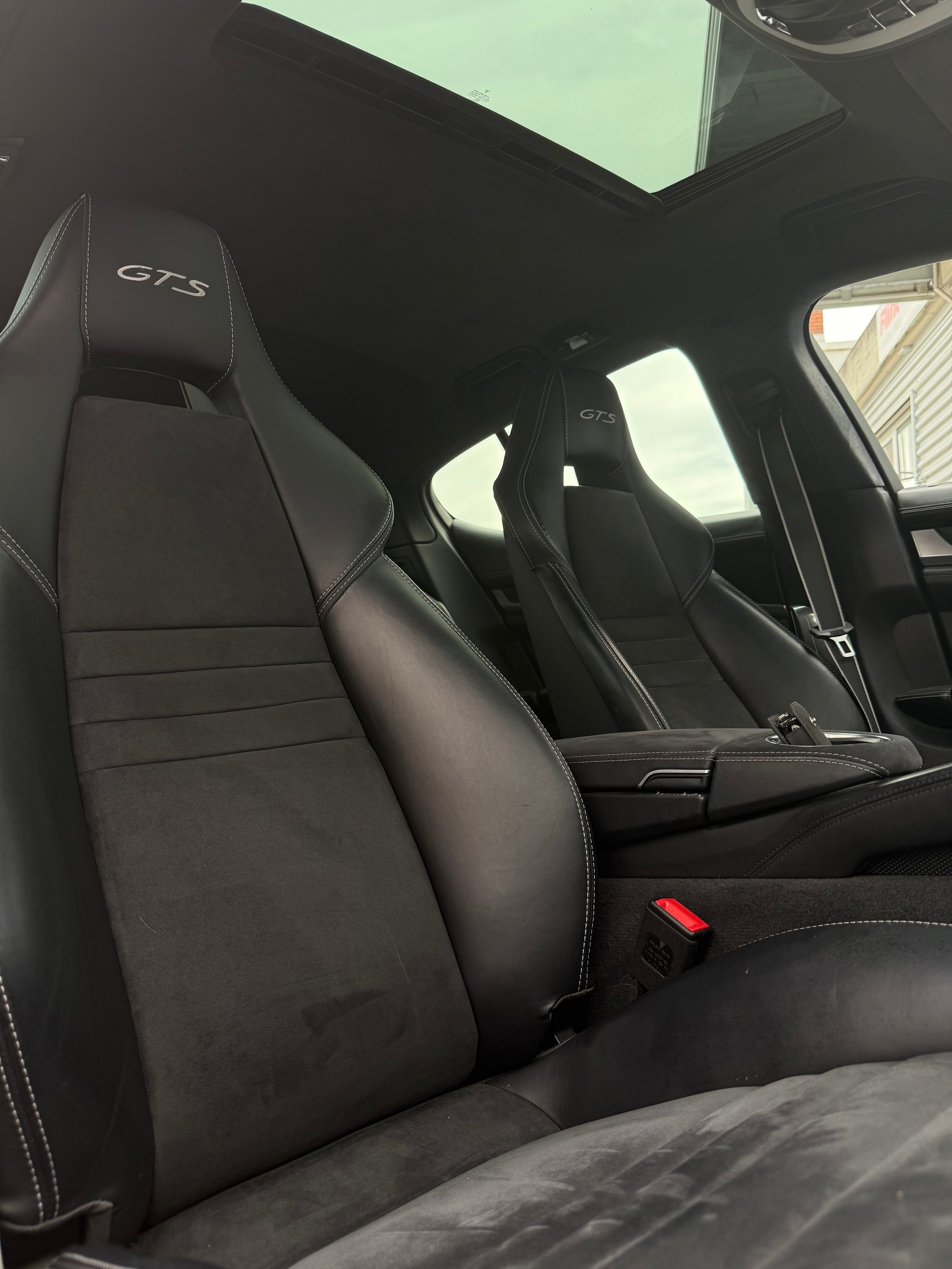 PORSCHE Panamera GTS 4.8 PDK-image-10