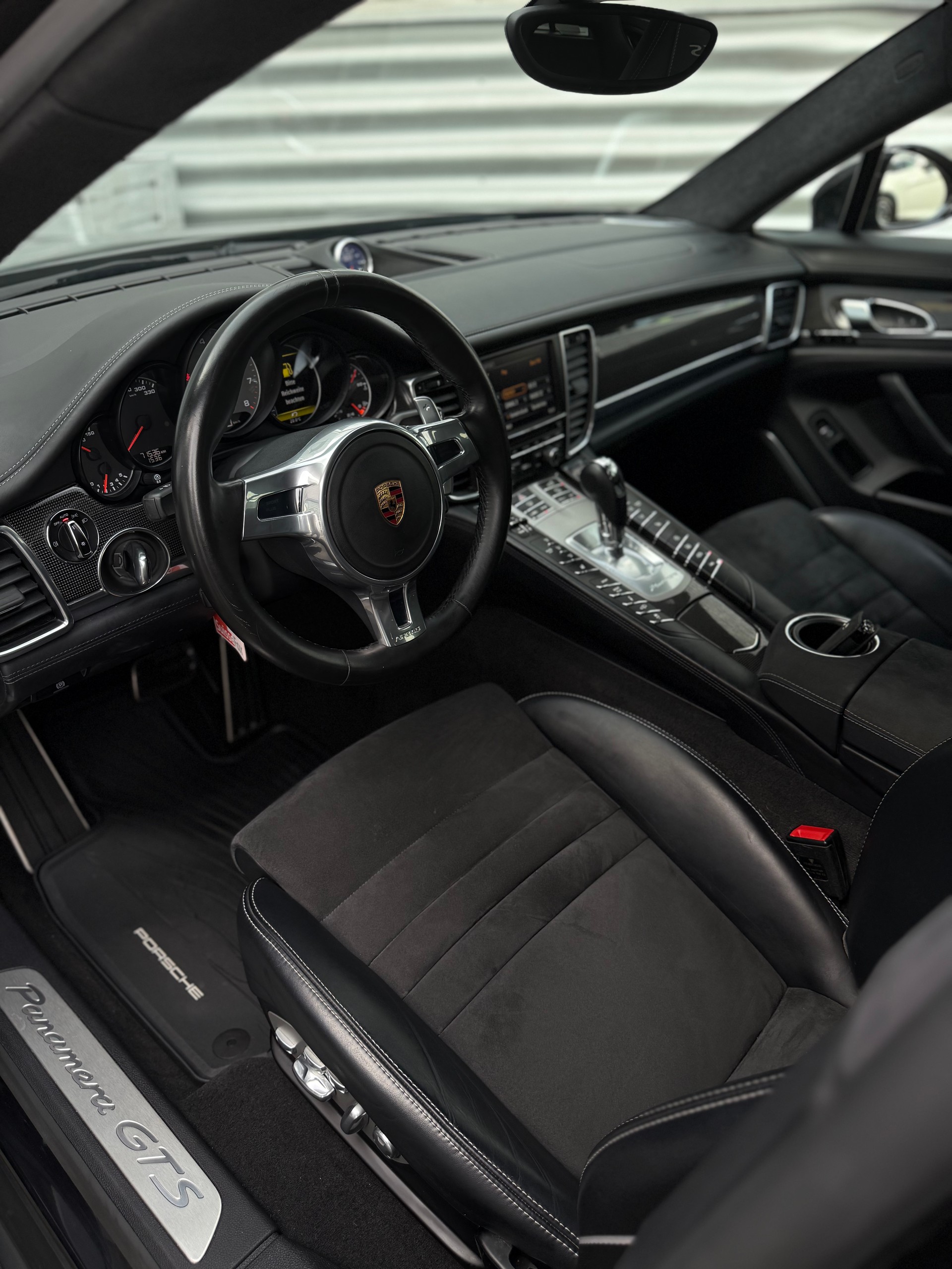 PORSCHE Panamera GTS 4.8 PDK-image-4