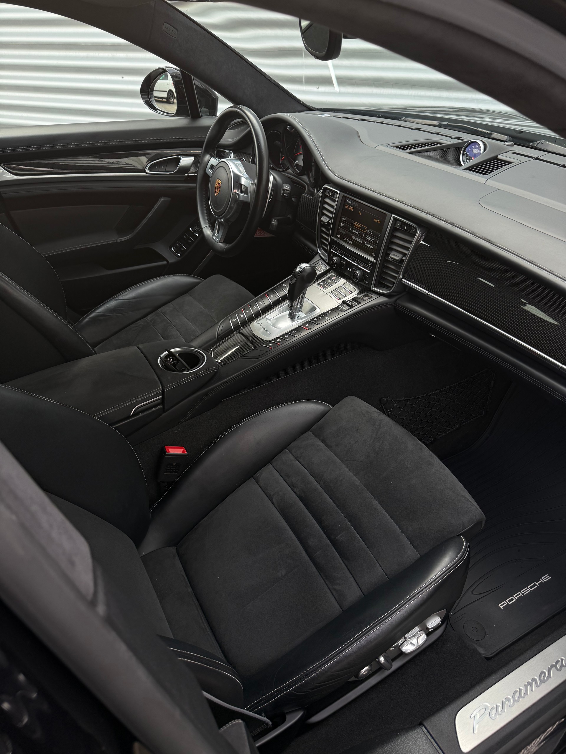 PORSCHE Panamera GTS 4.8 PDK-image-6