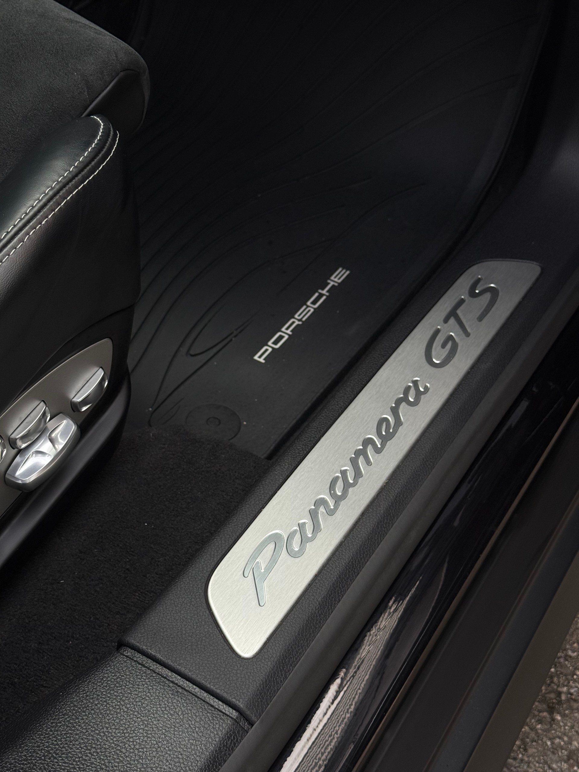 PORSCHE Panamera GTS 4.8 PDK-image-7
