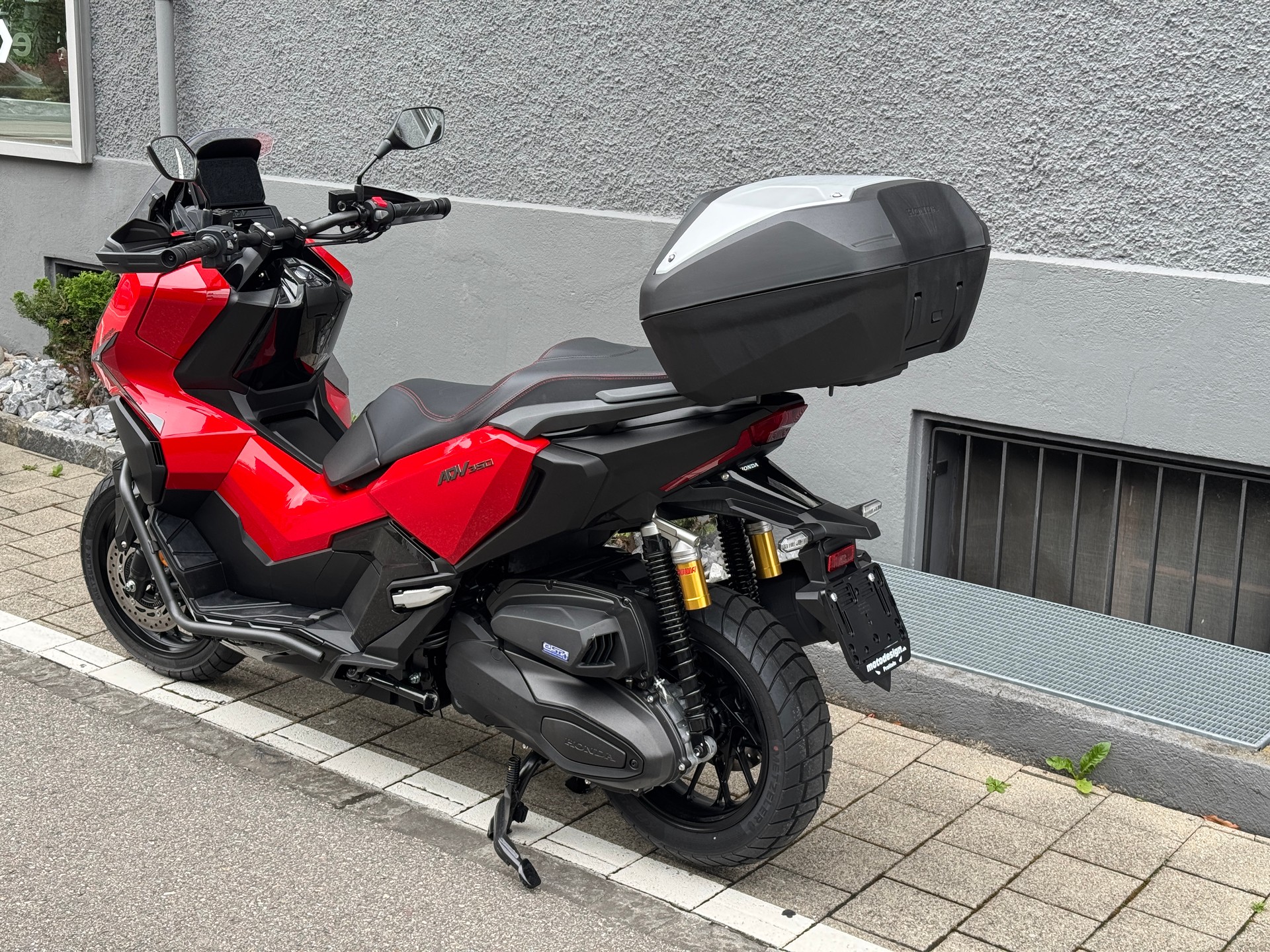 HONDA ADV 350-showroom-element-3