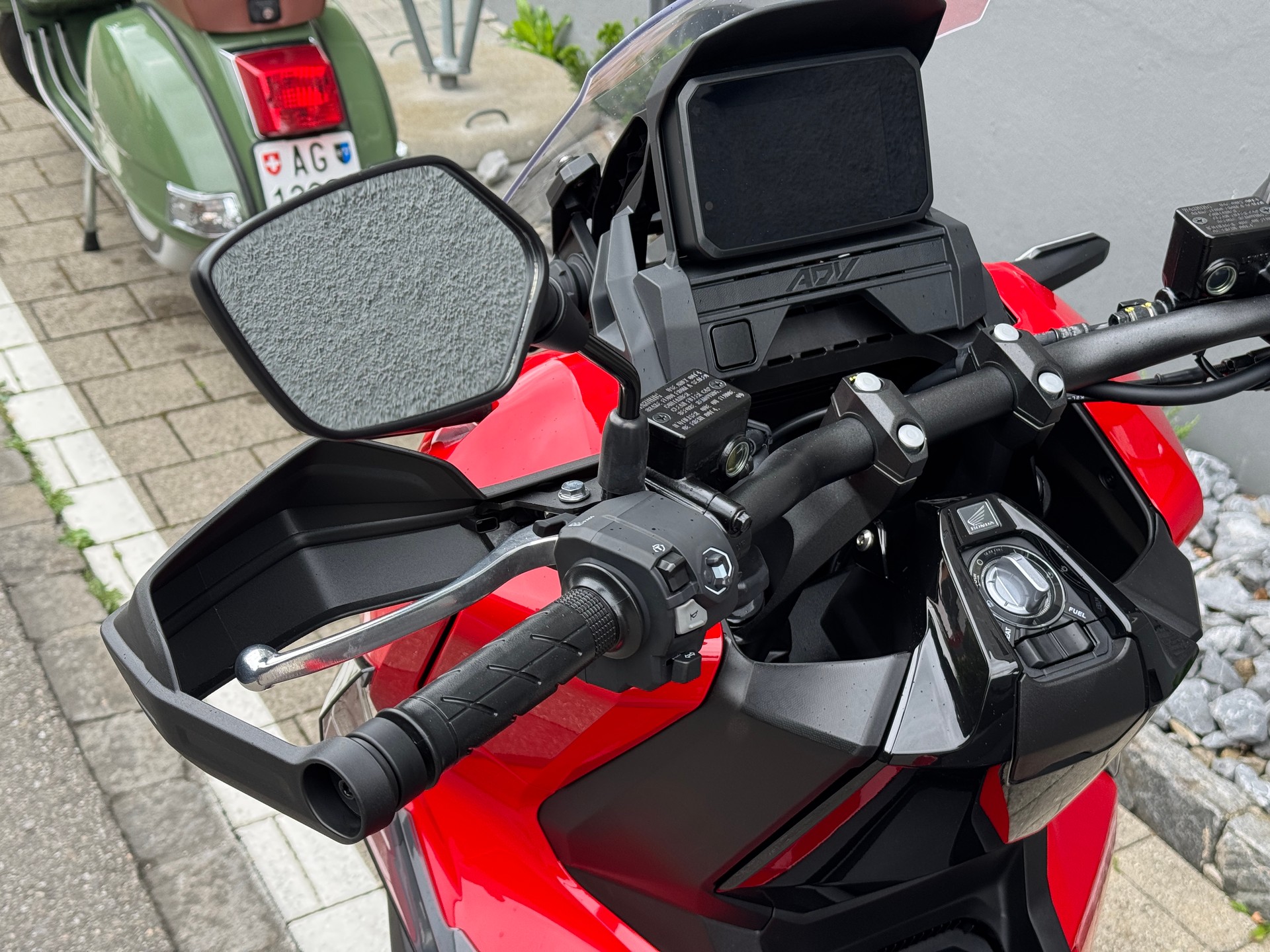 HONDA ADV 350-image-6