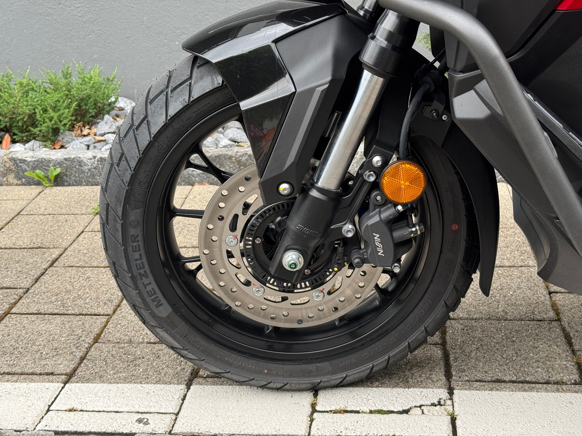 HONDA ADV 350-showroom-element-2