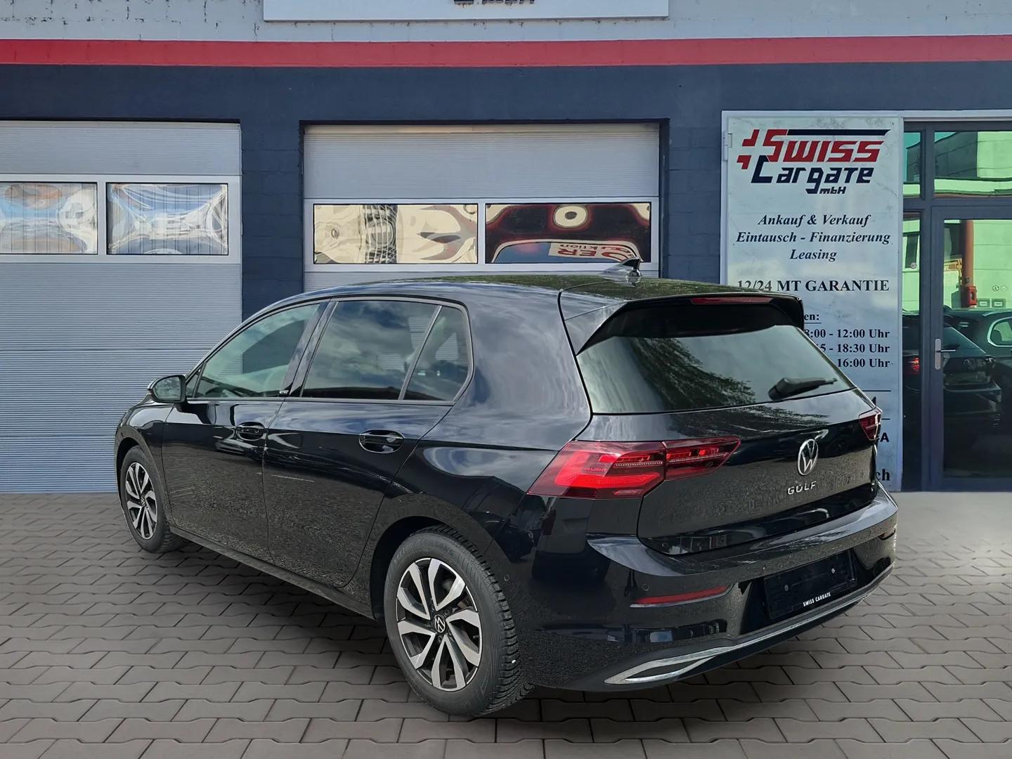 VW Golf 2.0 TDI Active DSG mit AHK & Panoramdach + Werksgarantie-image-4