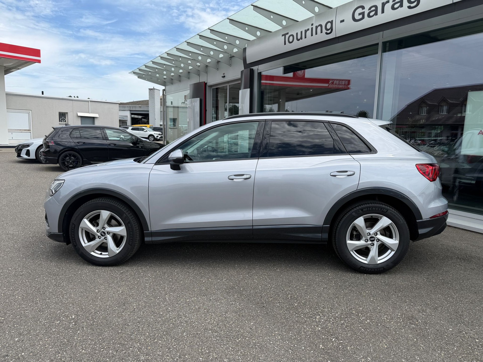 AUDI Q3 35 TDI advanced quattro S-tronic-showroom-element-1