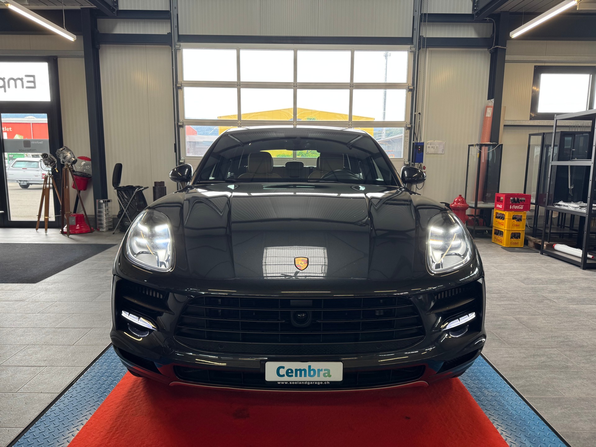 PORSCHE Macan S PDK-showroom-element-1