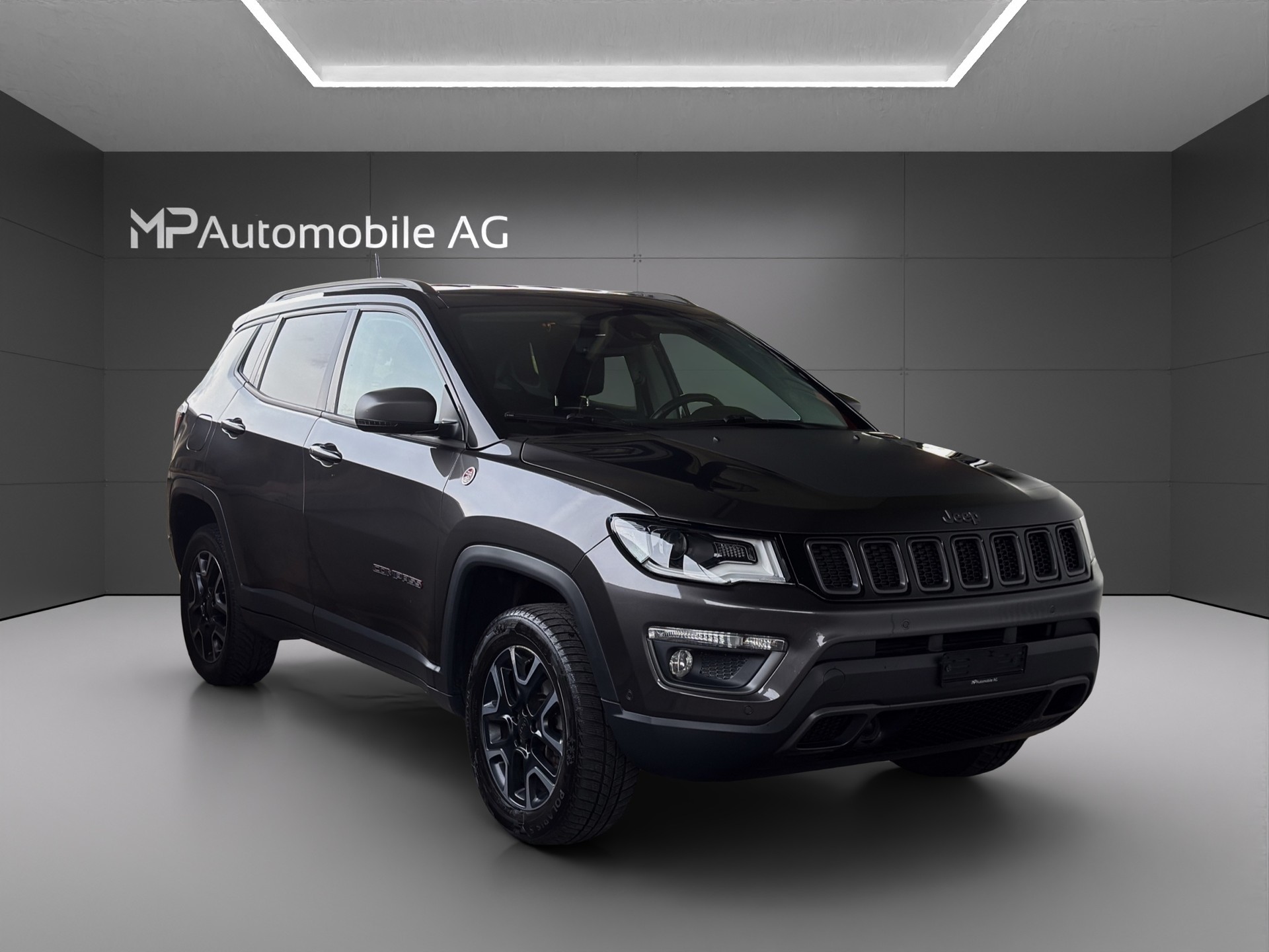 JEEP Compass 2.0CRD Trailhawk AWD 9ATX-showroom-element-1