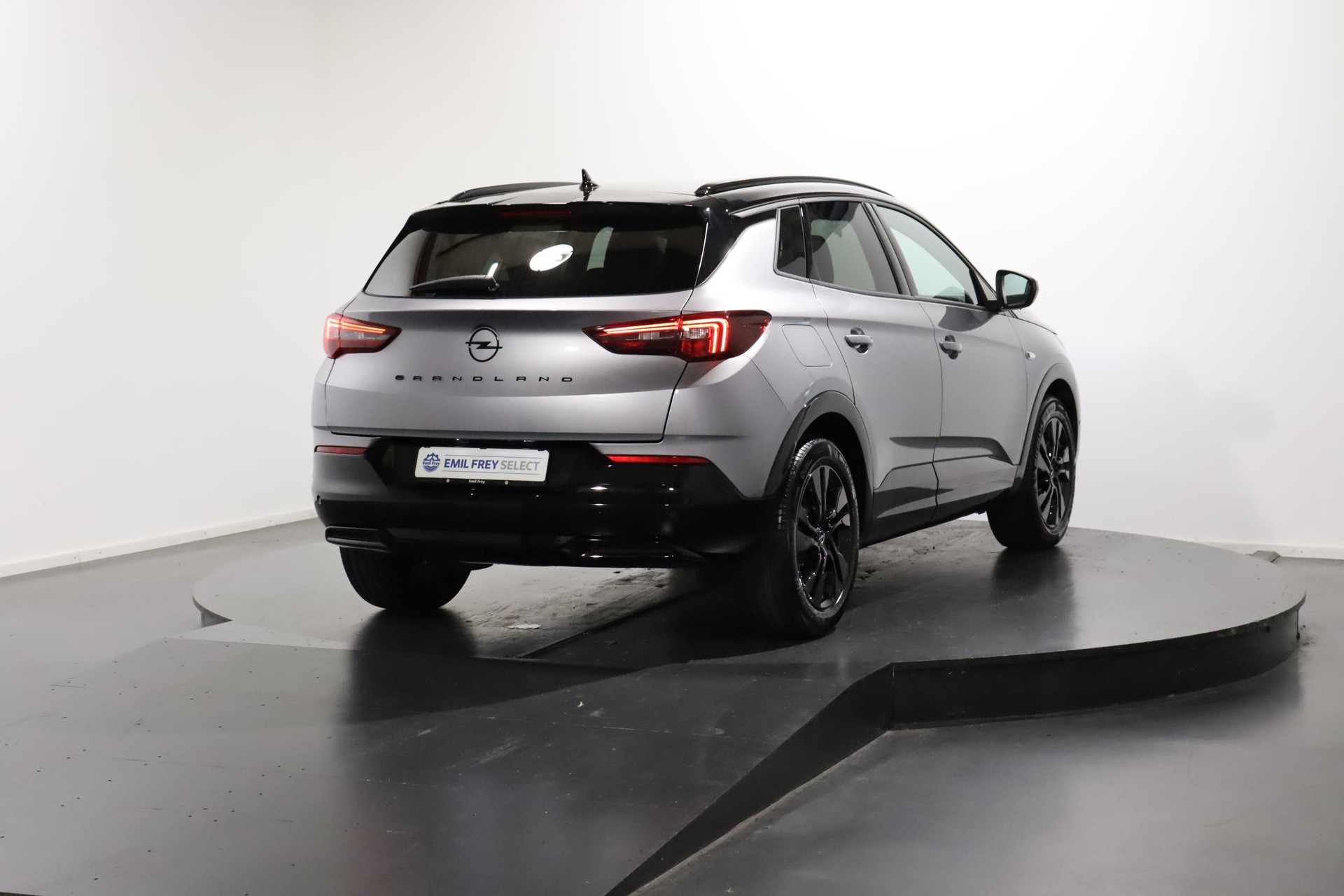 OPEL Grandland 1.2 T GS Line-showroom-element-3