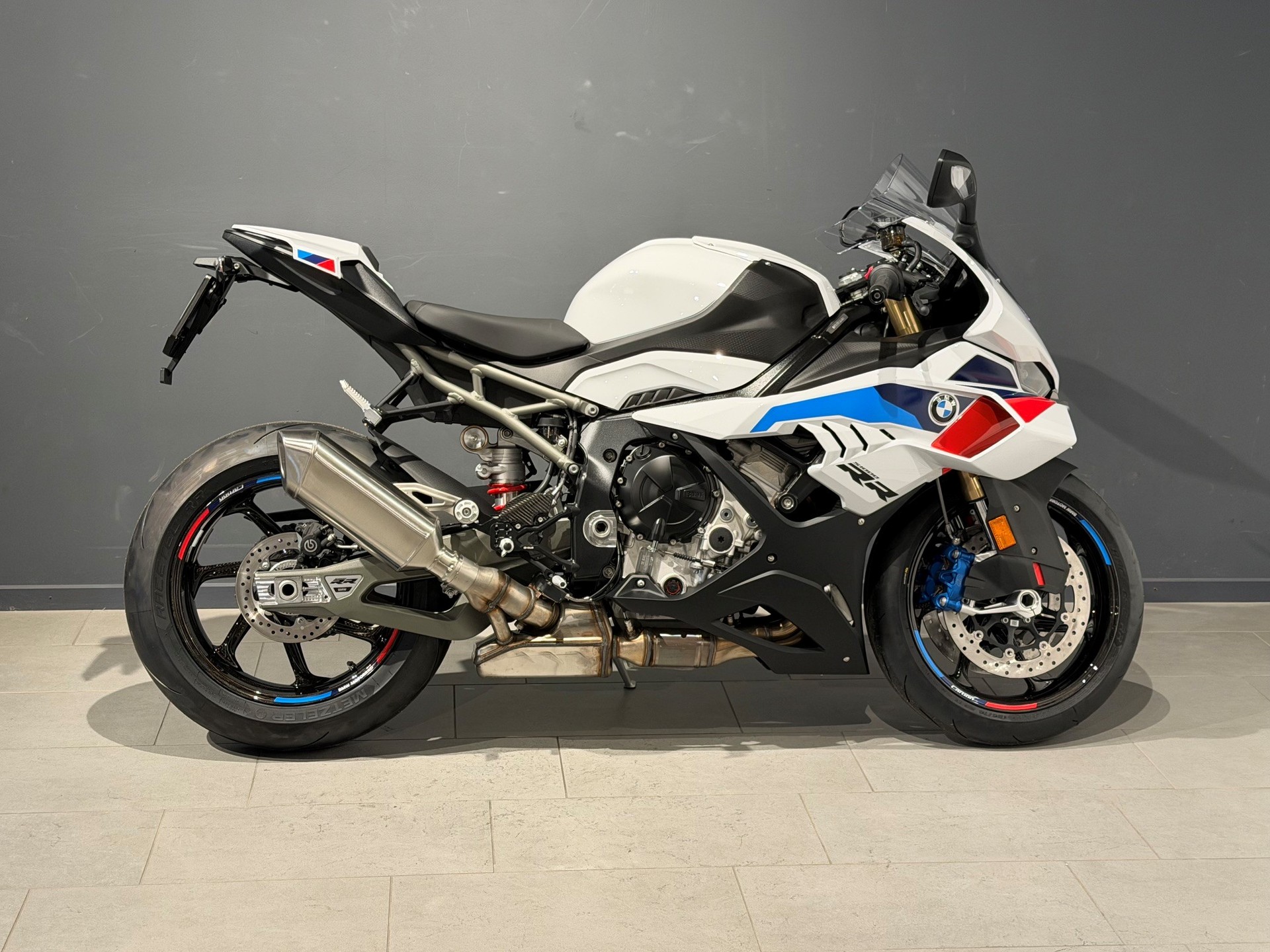 BMW S 1000 RR-image-1