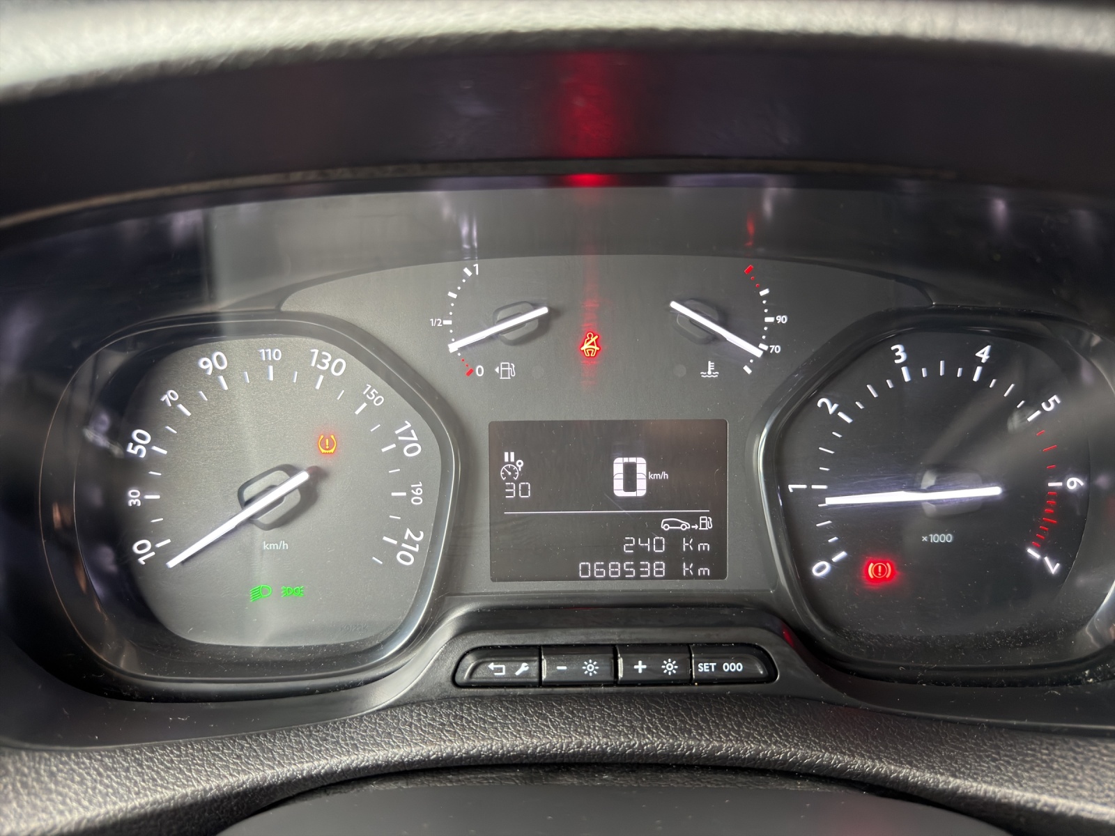 PEUGEOT Expert 1.5 BlueHDi 100 S&S Standard-image-21