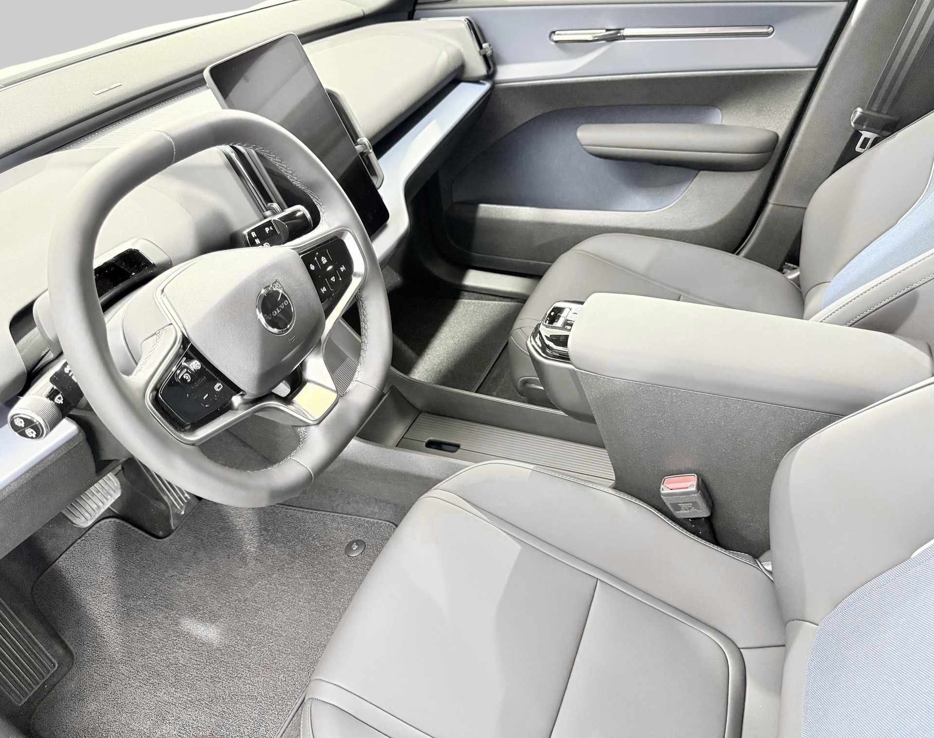 VOLVO EX 30 E60 Twin Plus Performance-showroom-element-2