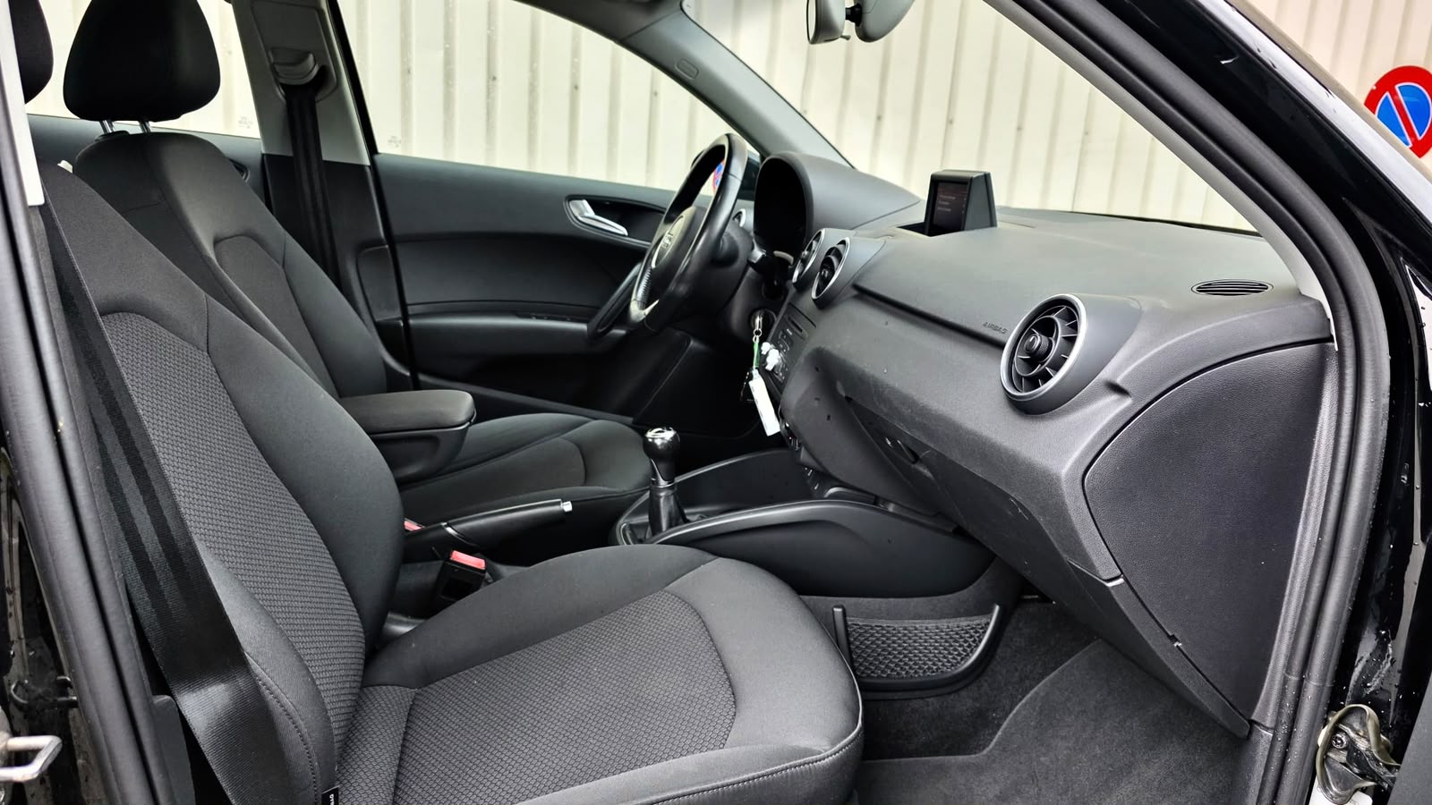AUDI A1 Sportback 1.2 TFSI Ambition-image-7