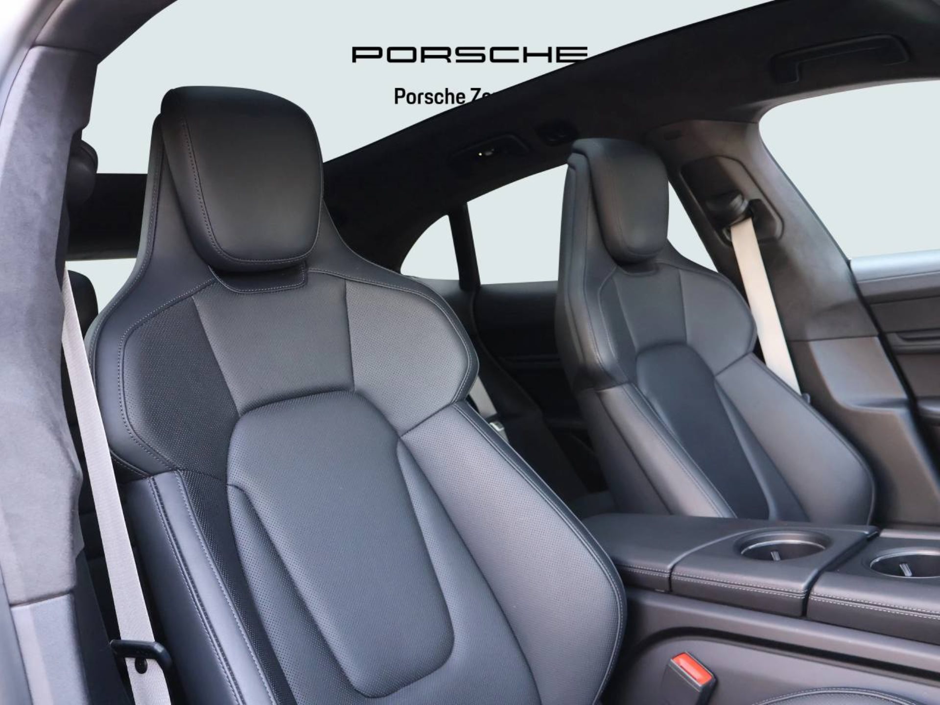 PORSCHE Taycan GTS Sport Turismo-image-14