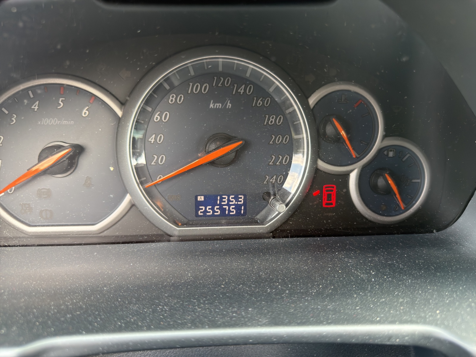 MITSUBISHI Grandis 2.0 16V DID Swiss Edition-image-9