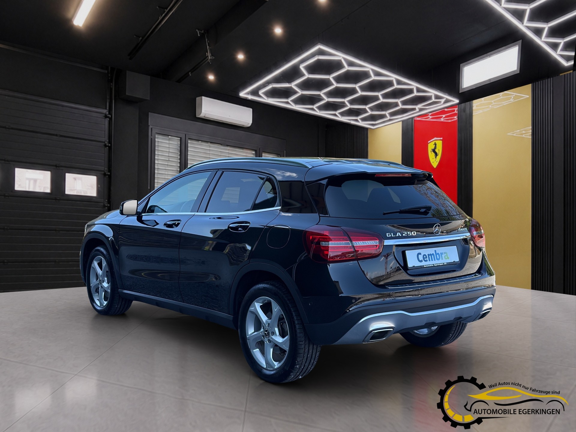 MERCEDES-BENZ GLA 250 Urban 4m-image-6