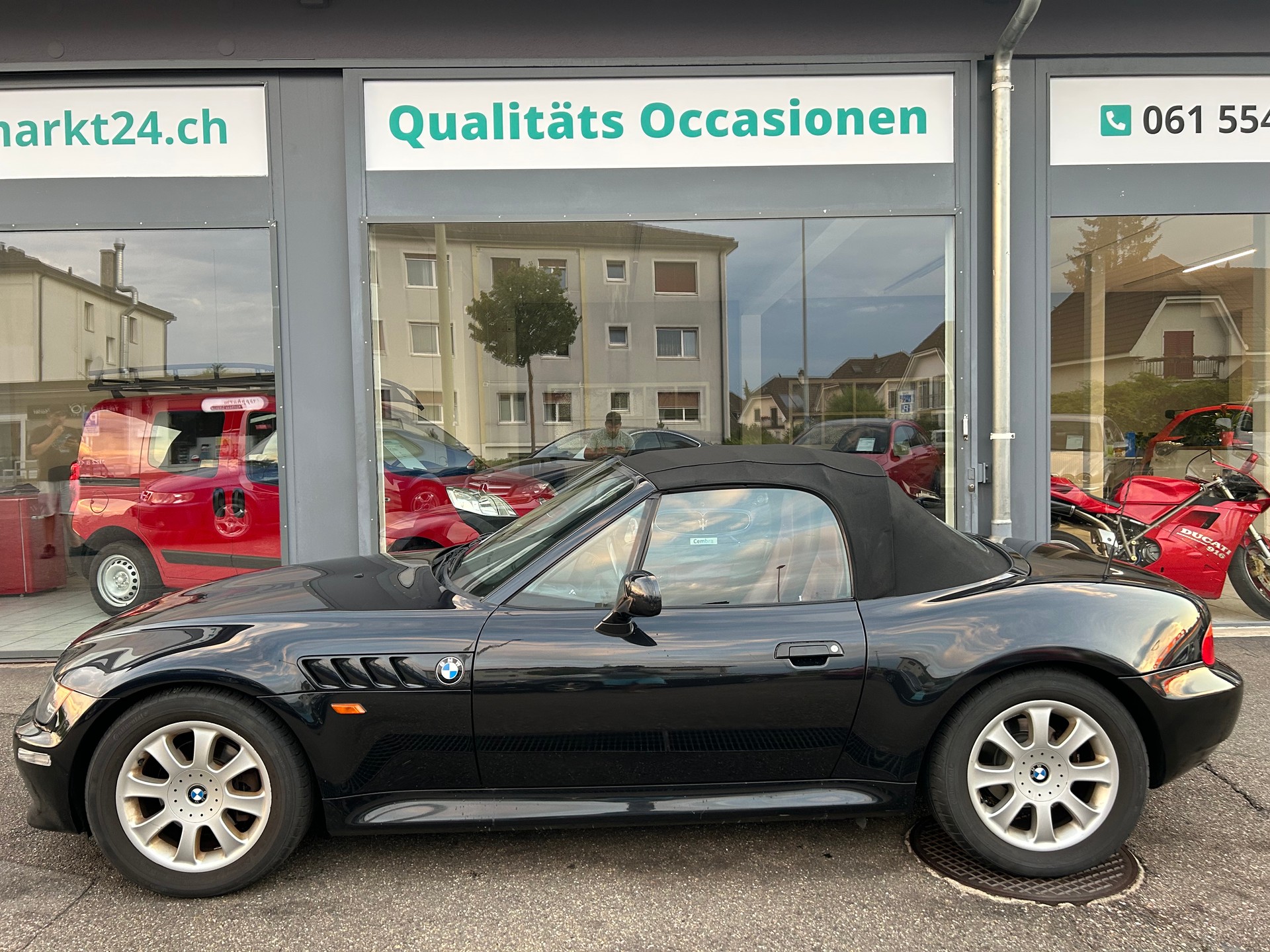 BMW Z3 2.0i Roadster-showroom-element-1