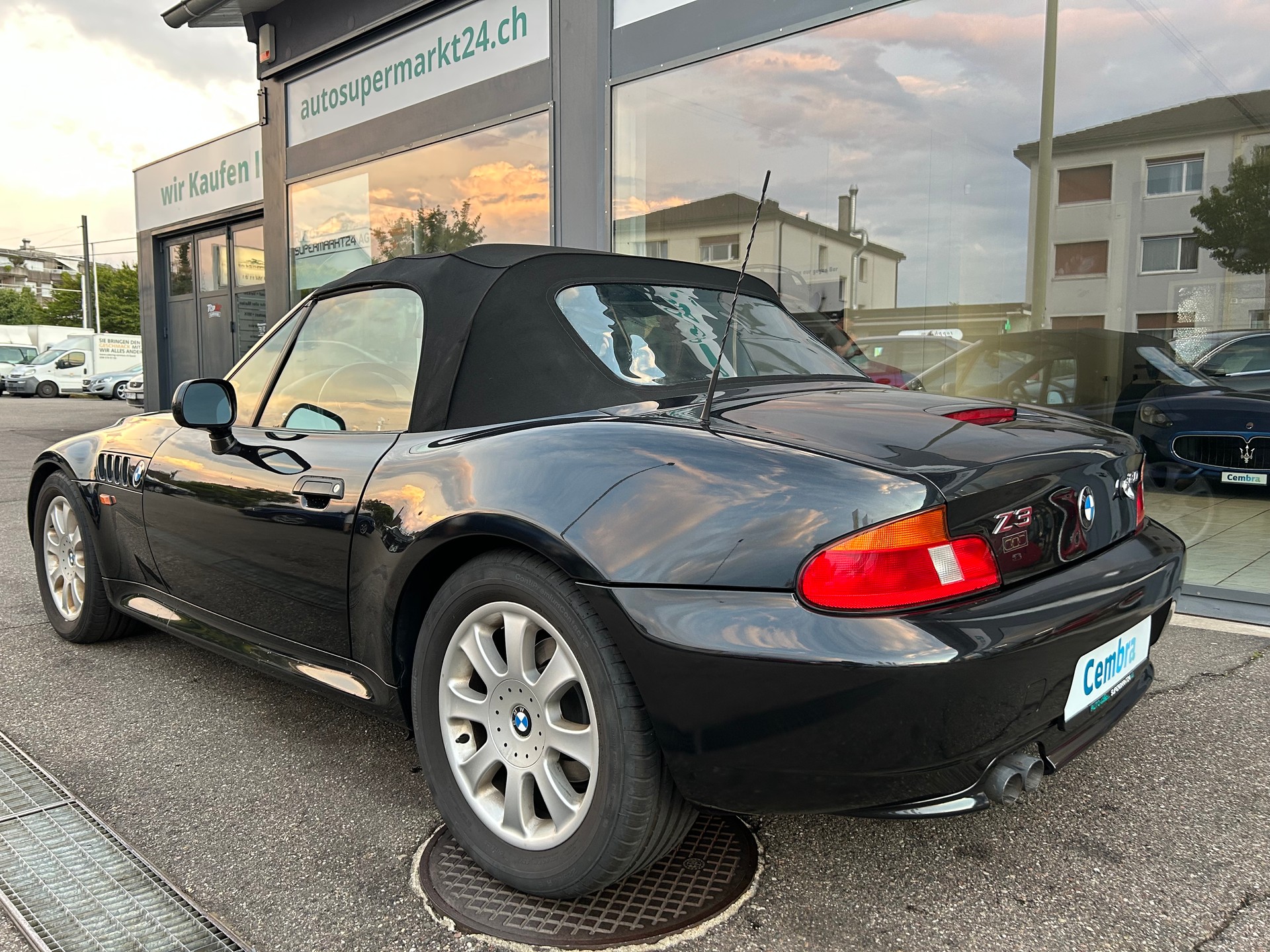 BMW Z3 2.0i Roadster-showroom-element-2