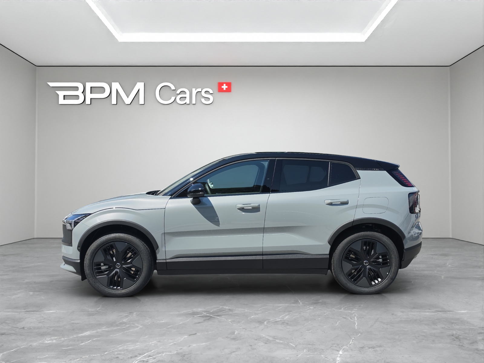 VOLVO EX30 Cross Country P8 69 kWh AWD Plus-showroom-element-1