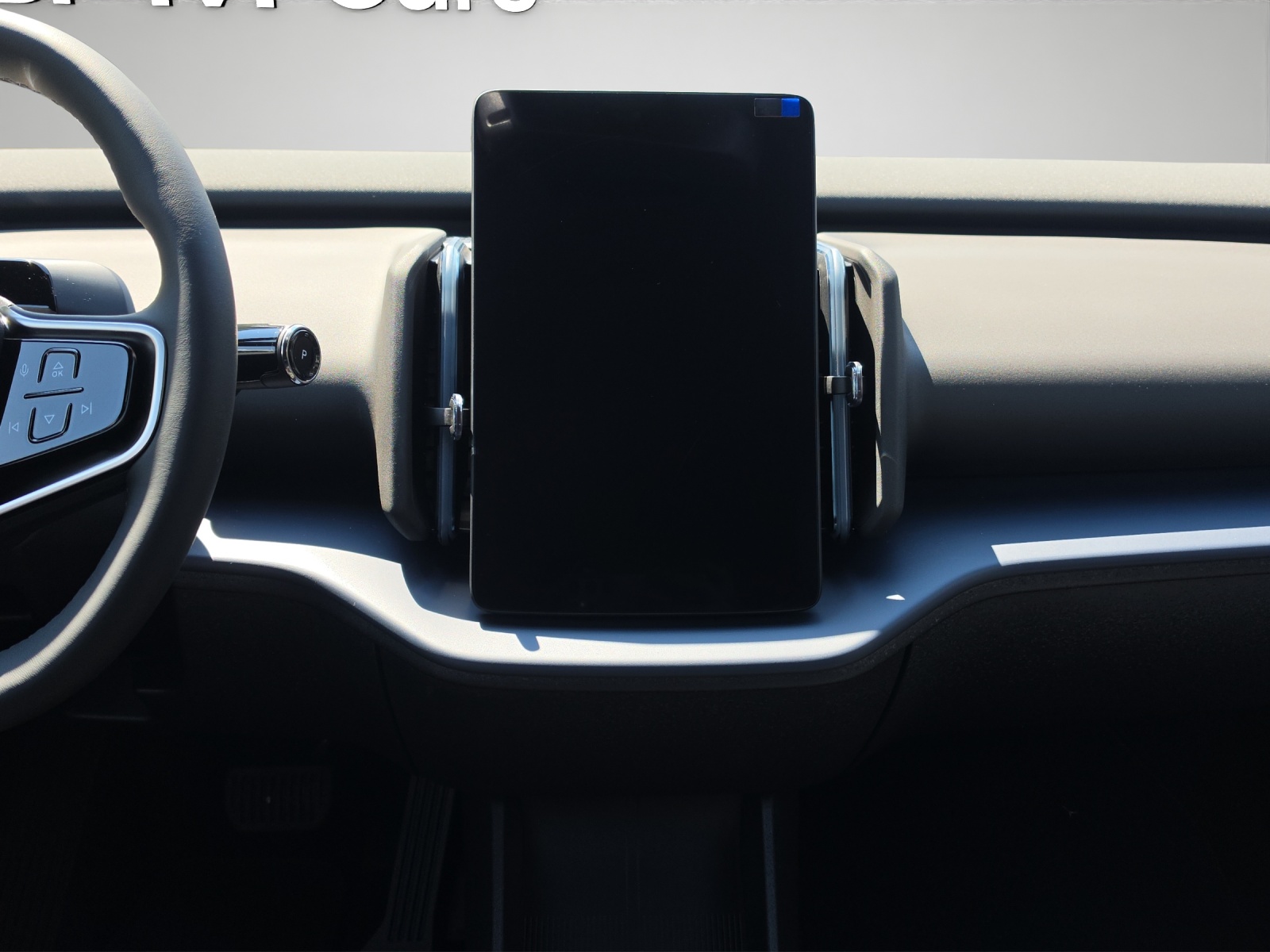 VOLVO EX30 Cross Country P8 69 kWh AWD Plus-image-12