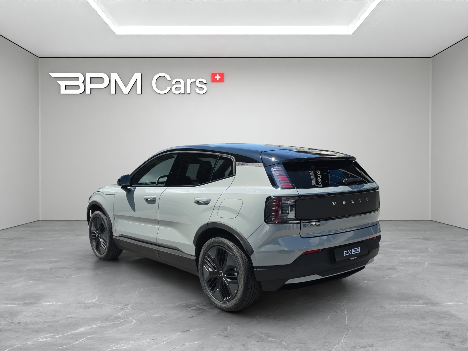 VOLVO EX30 Cross Country P8 69 kWh AWD Plus-showroom-element-2