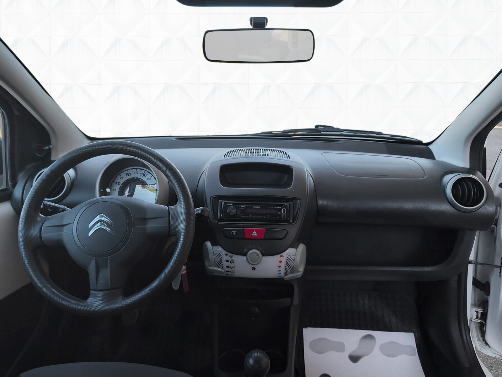 CITROEN C1 1.0i Attraction-image-9