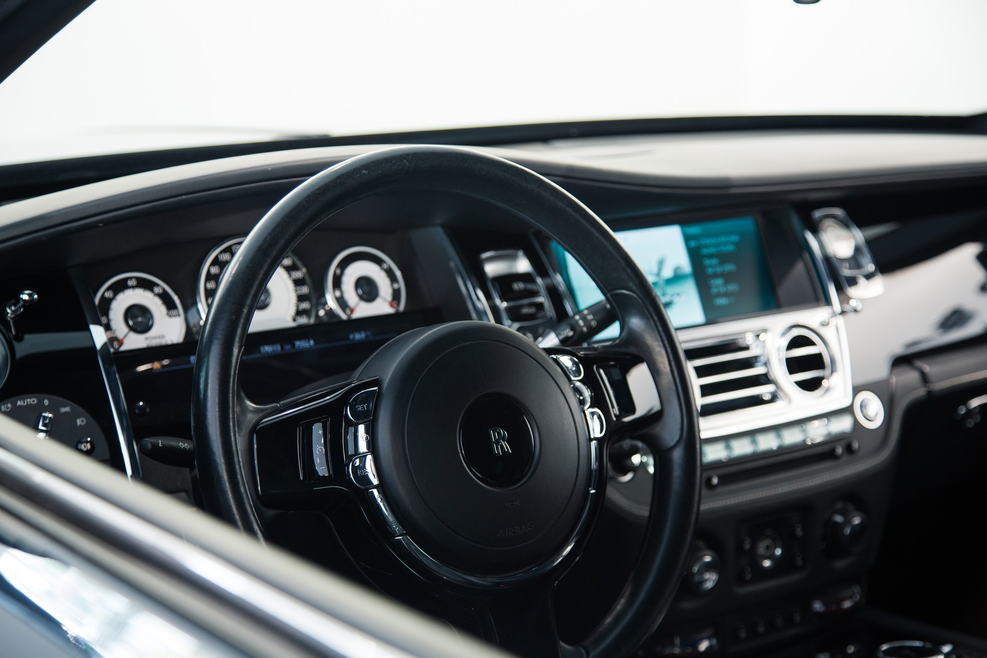 ROLLS-ROYCE Wraith 6.6 V12-image-4