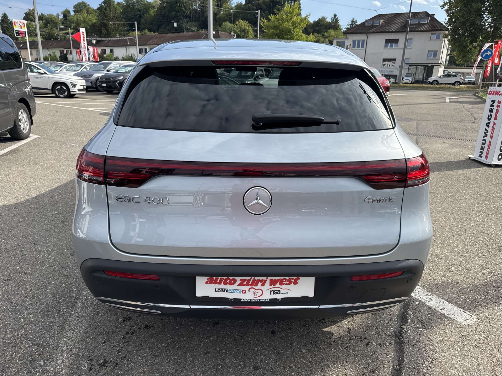 MERCEDES-BENZ EQC 400 408PS 4Matic Automat-image-12