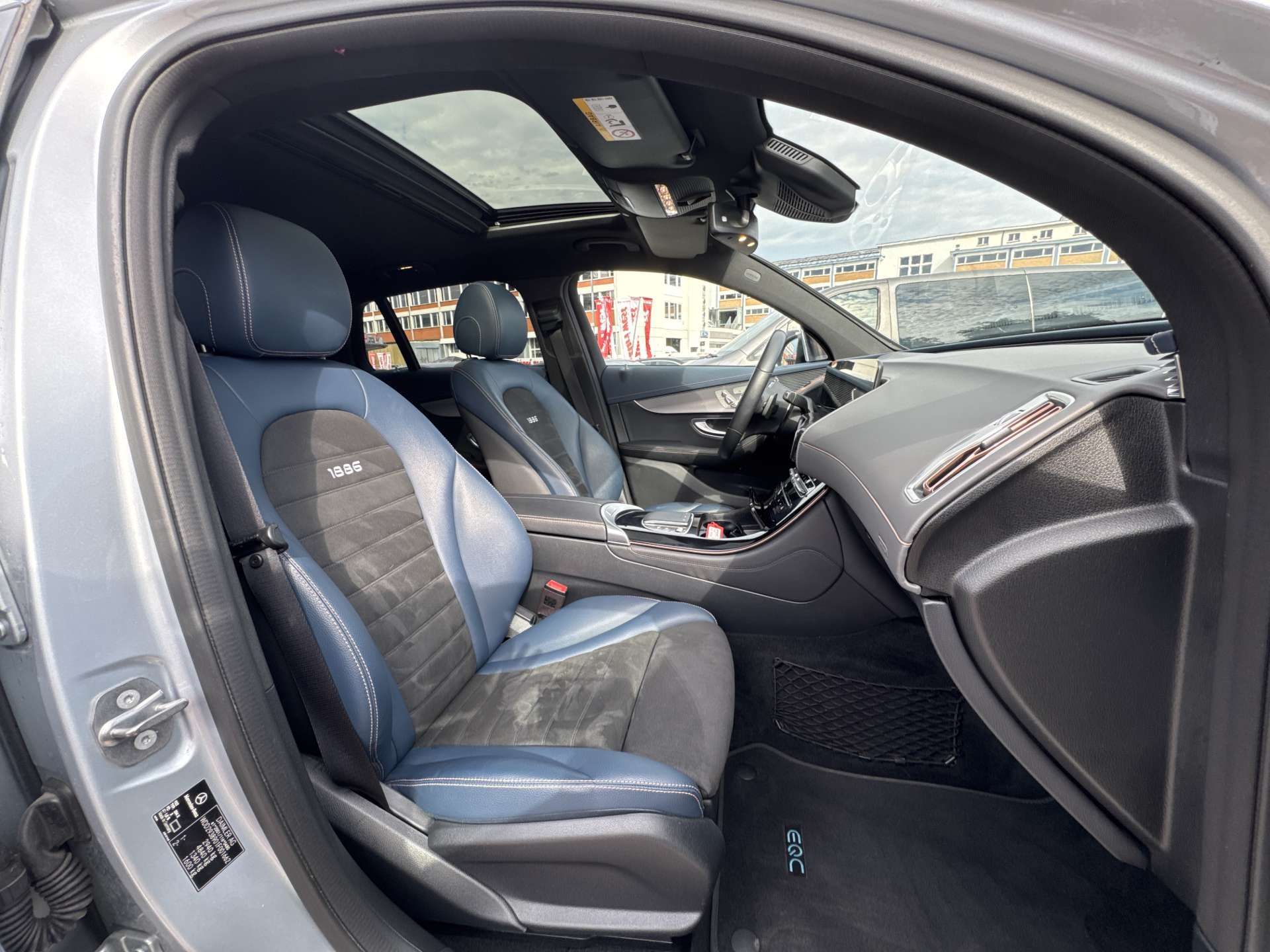 MERCEDES-BENZ EQC 400 408PS 4Matic Automat-image-10
