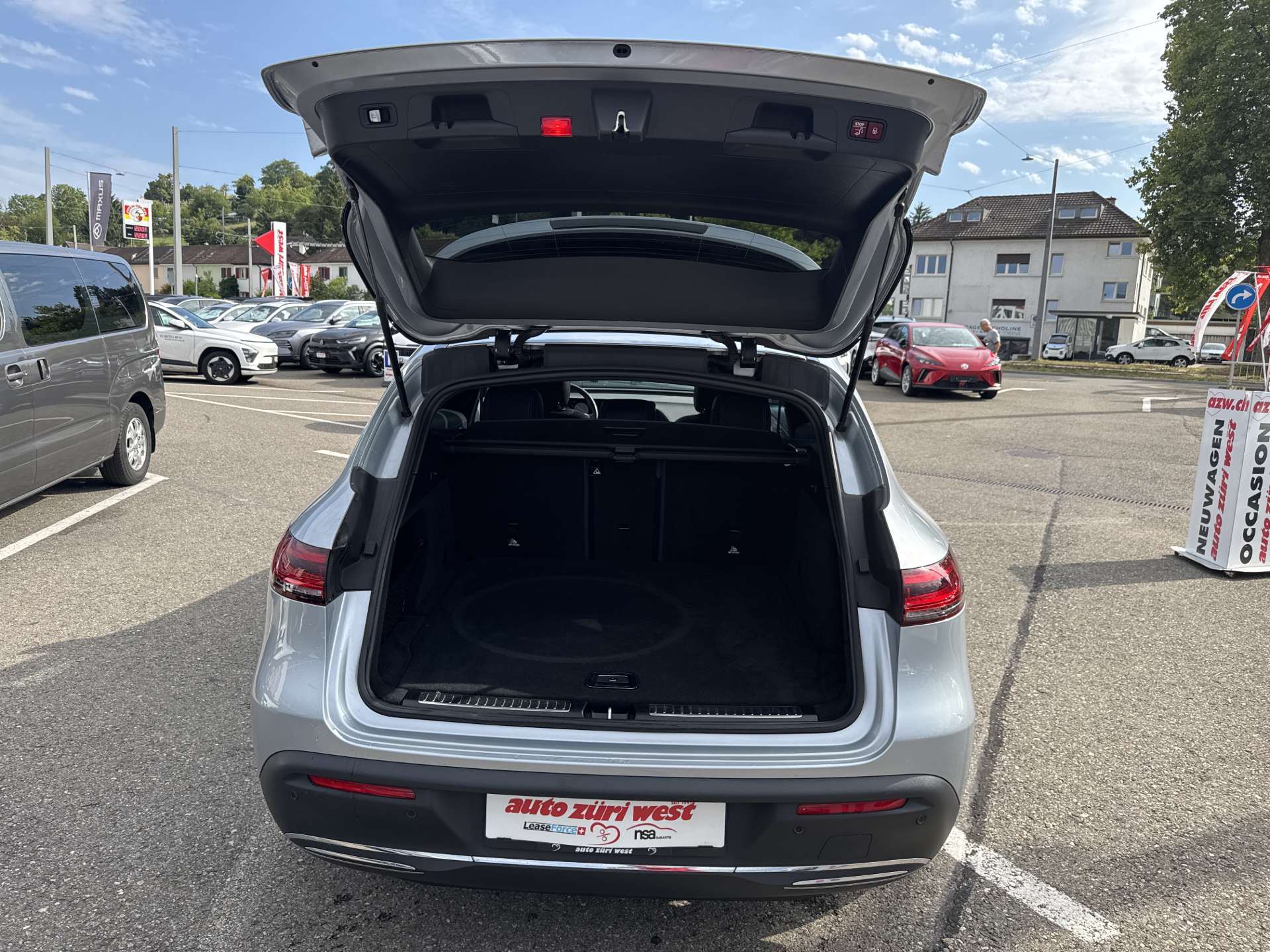 MERCEDES-BENZ EQC 400 408PS 4Matic Automat-image-9