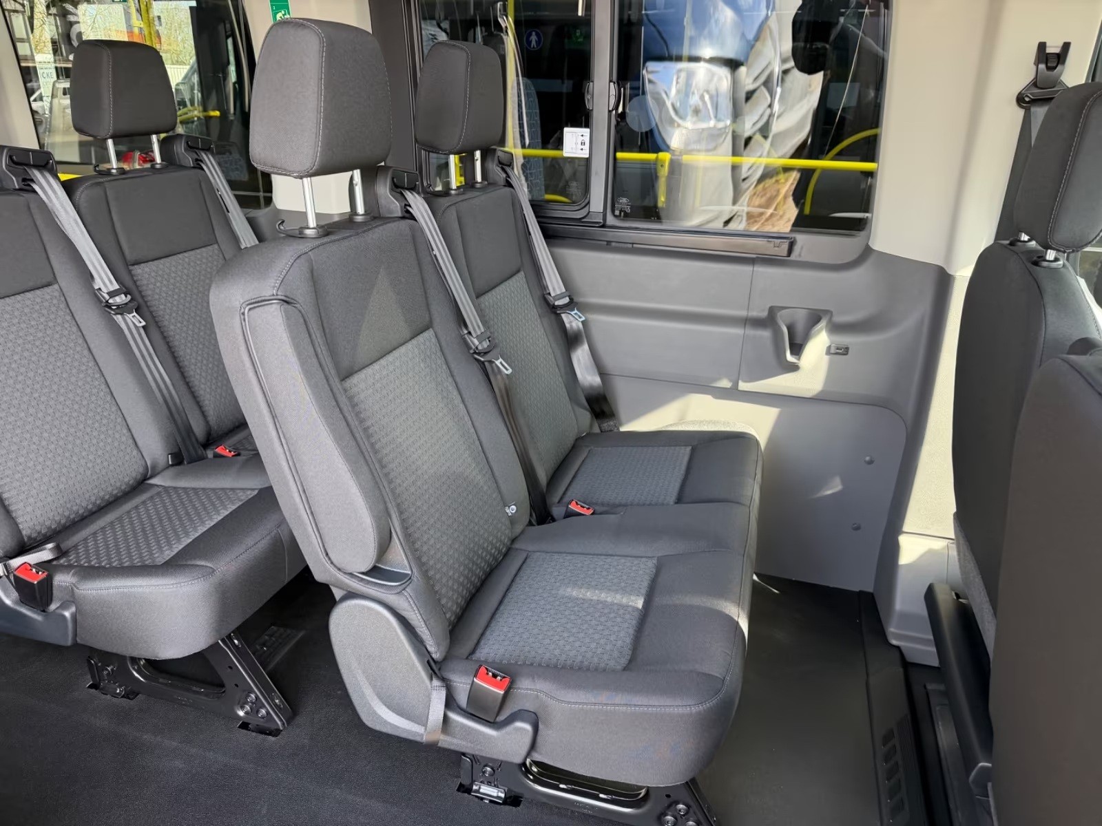 FORD Transit 460 18 Sitzer Klima Kamera Tempomat-image-9