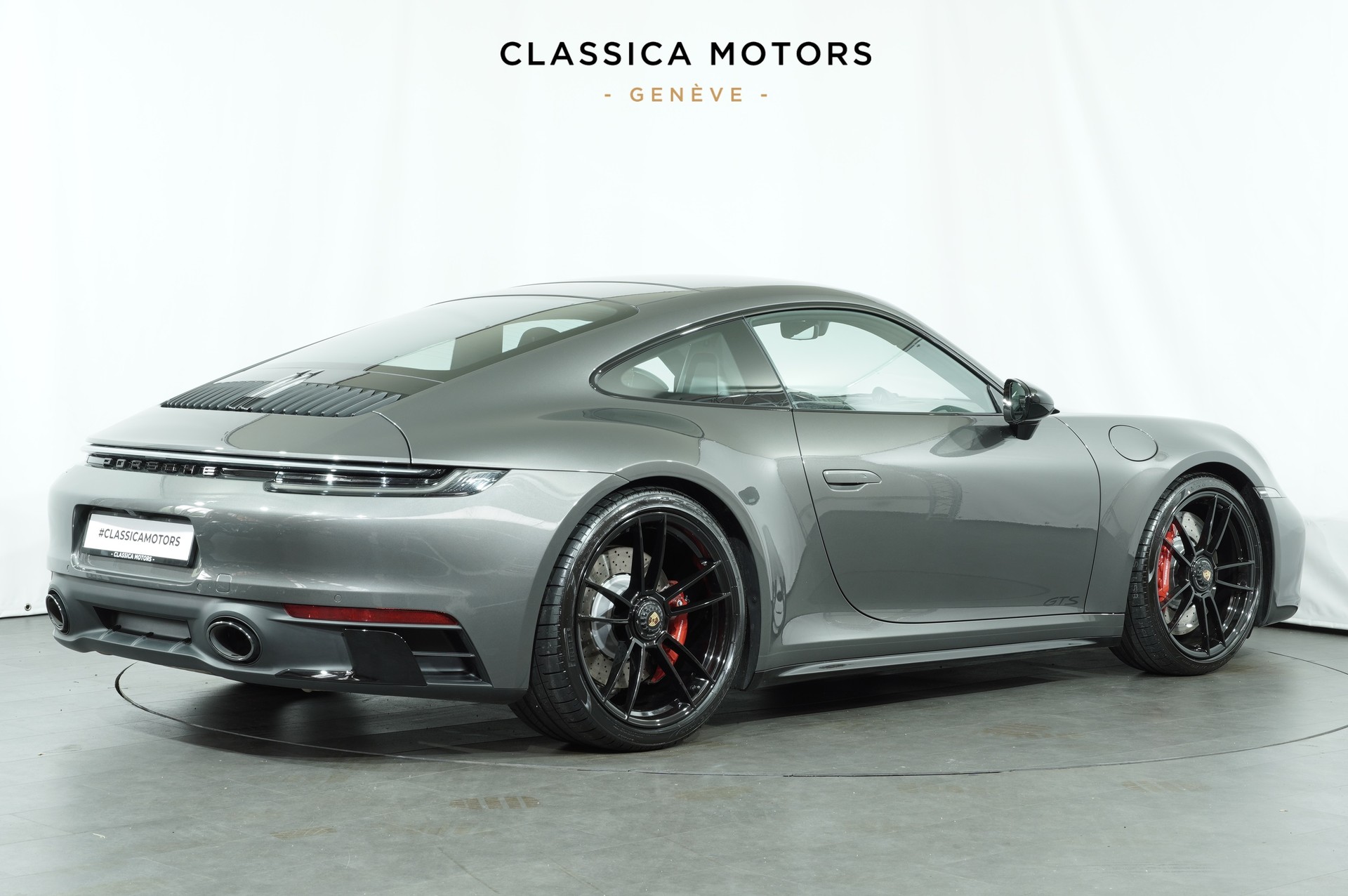 PORSCHE 911 Carrera 4 GTS PDK-showroom-element-3