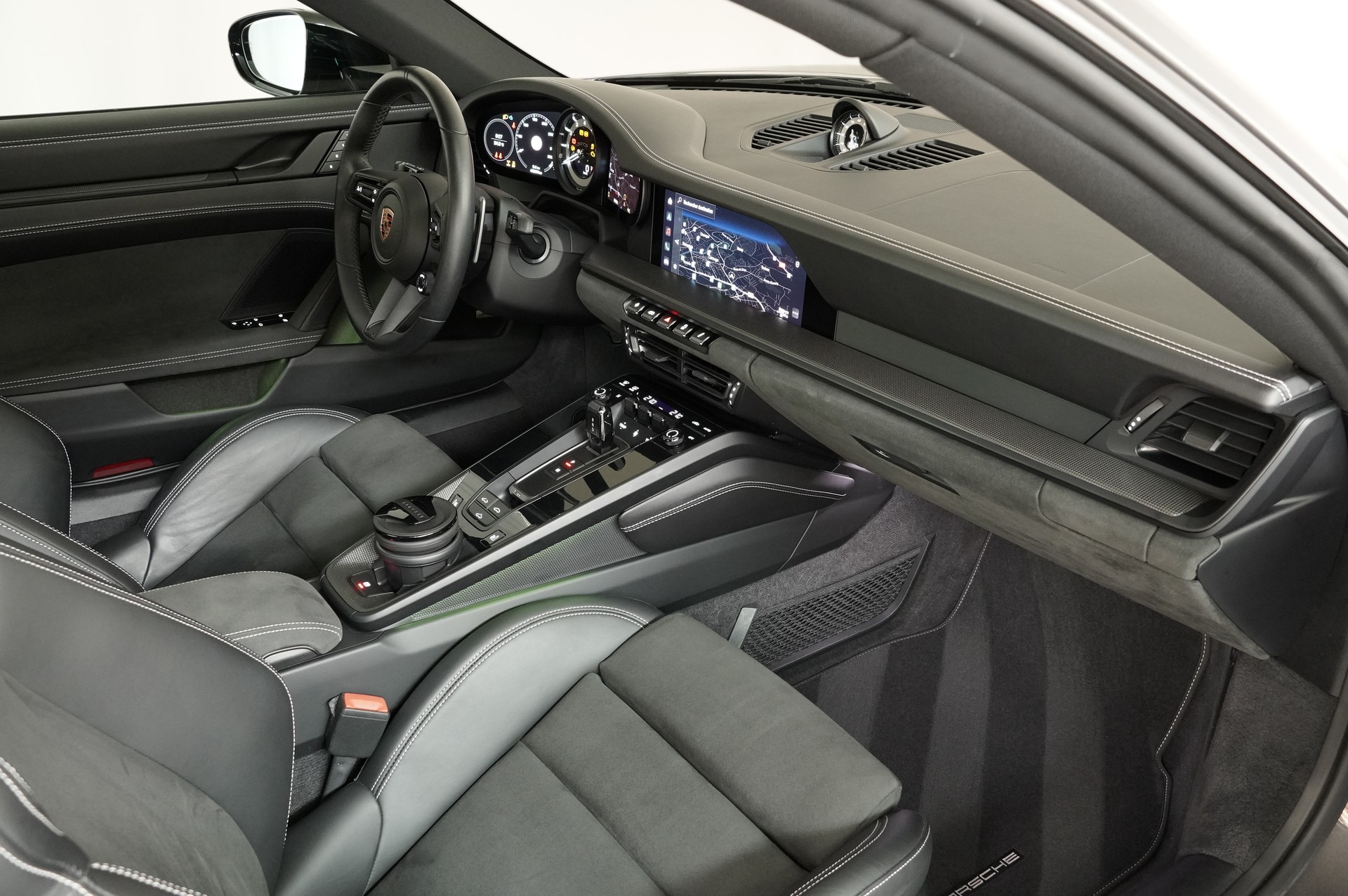 PORSCHE 911 Carrera 4 GTS PDK-image-10