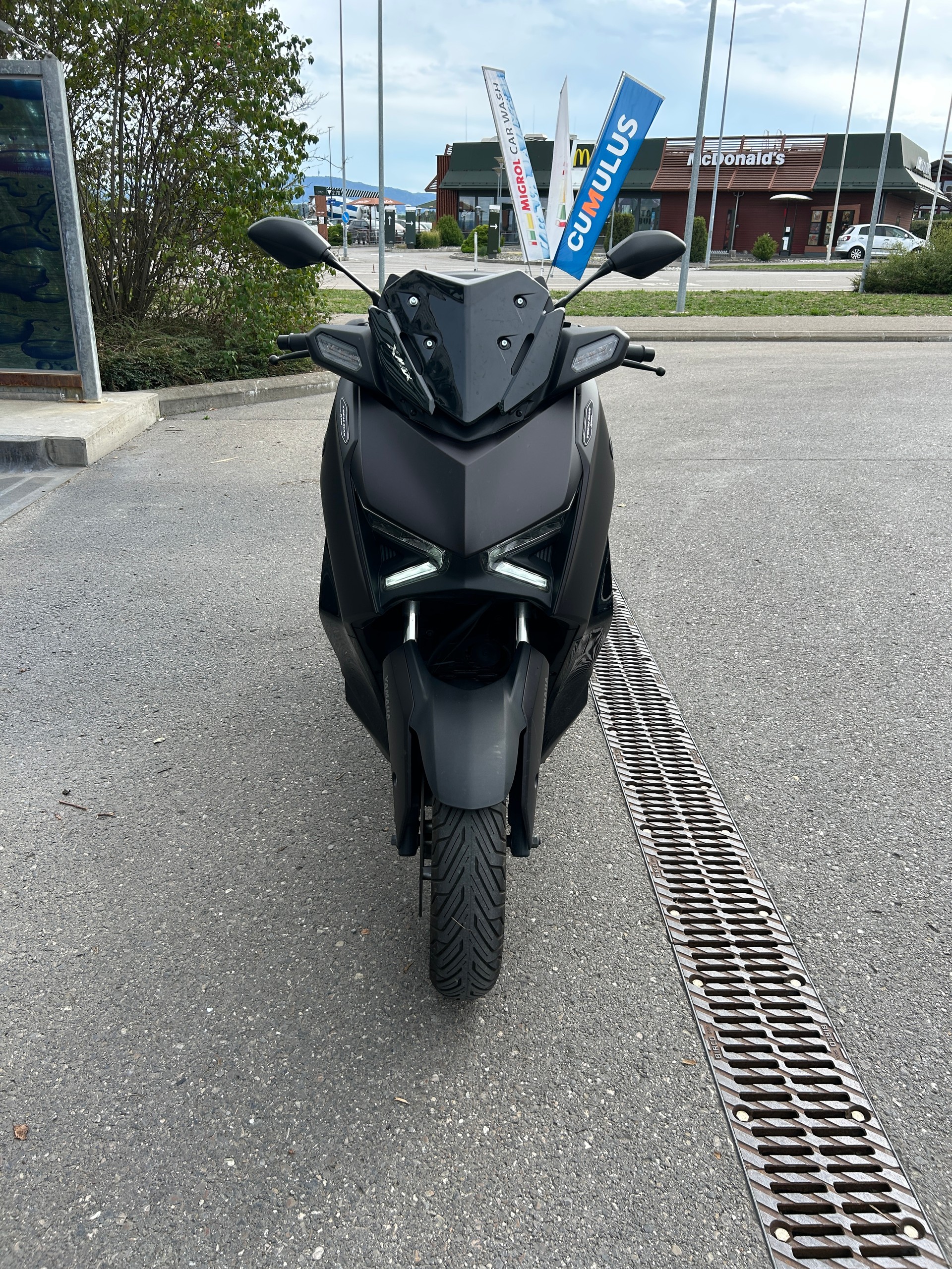 YAMAHA X-Max YP 125 Tech Max-image-2