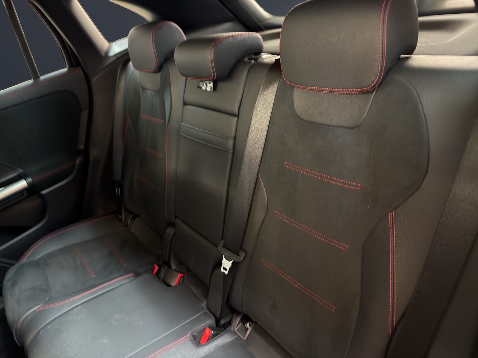 MERCEDES-BENZ GLA 35 AMG 4Matic-image-16