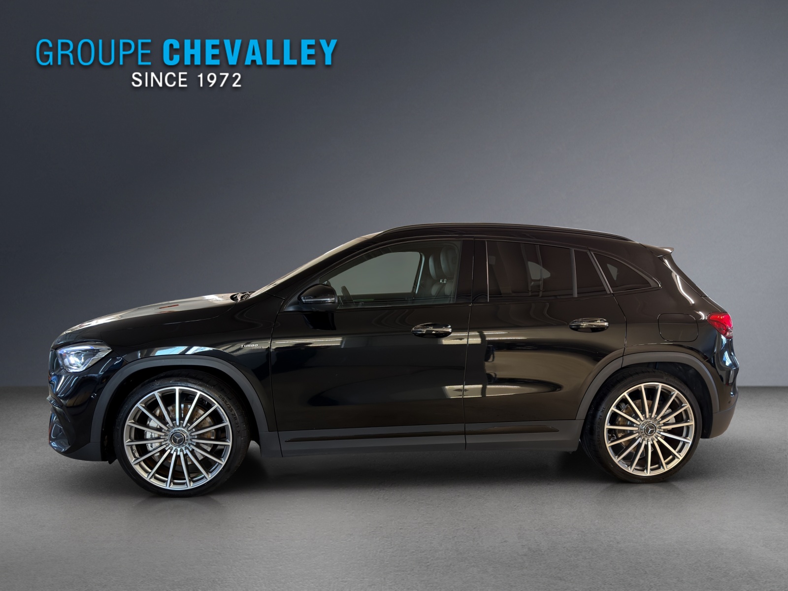 MERCEDES-BENZ GLA 35 AMG 4Matic-showroom-element-2